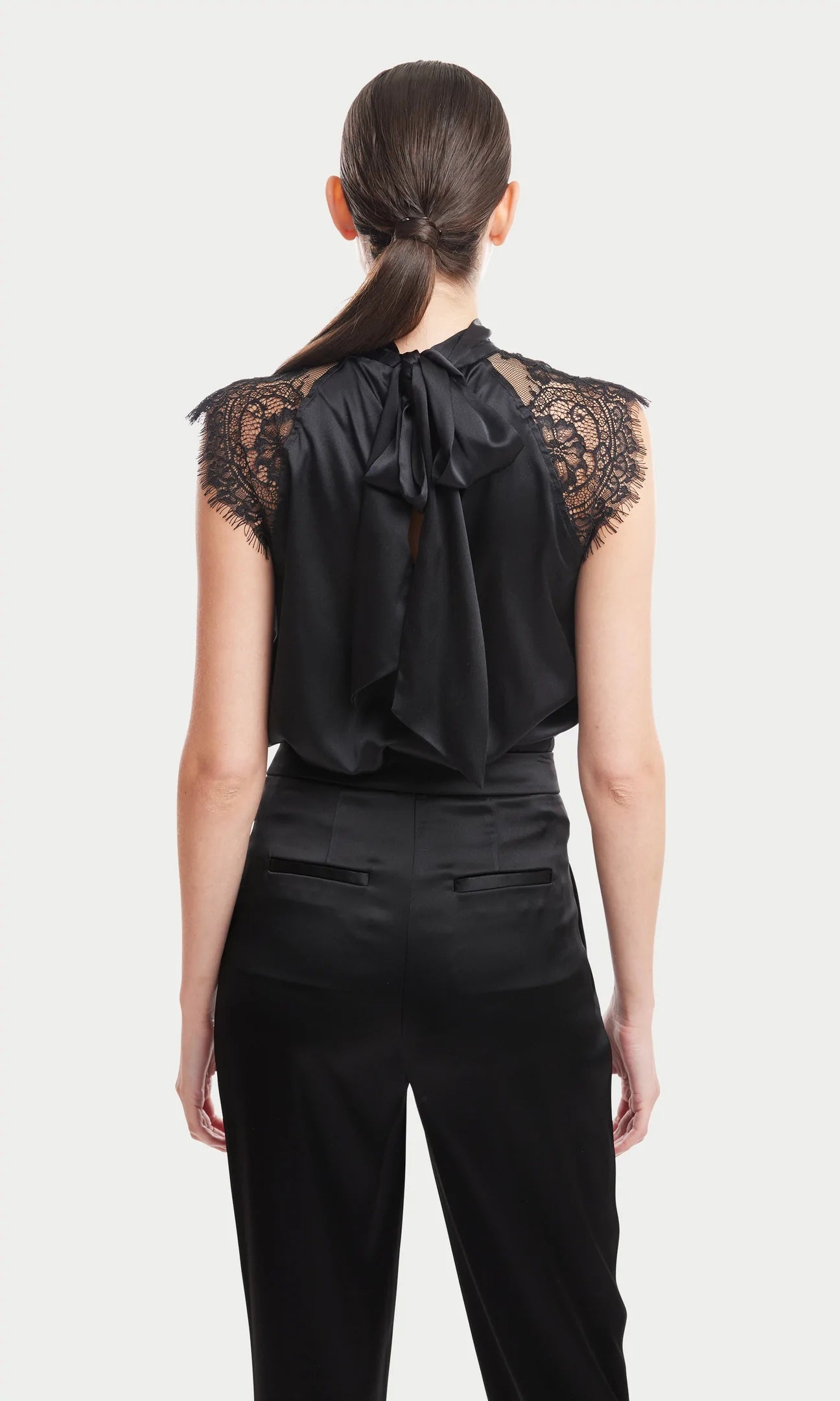 RACHEL HALTER BLOUSE - BLACK