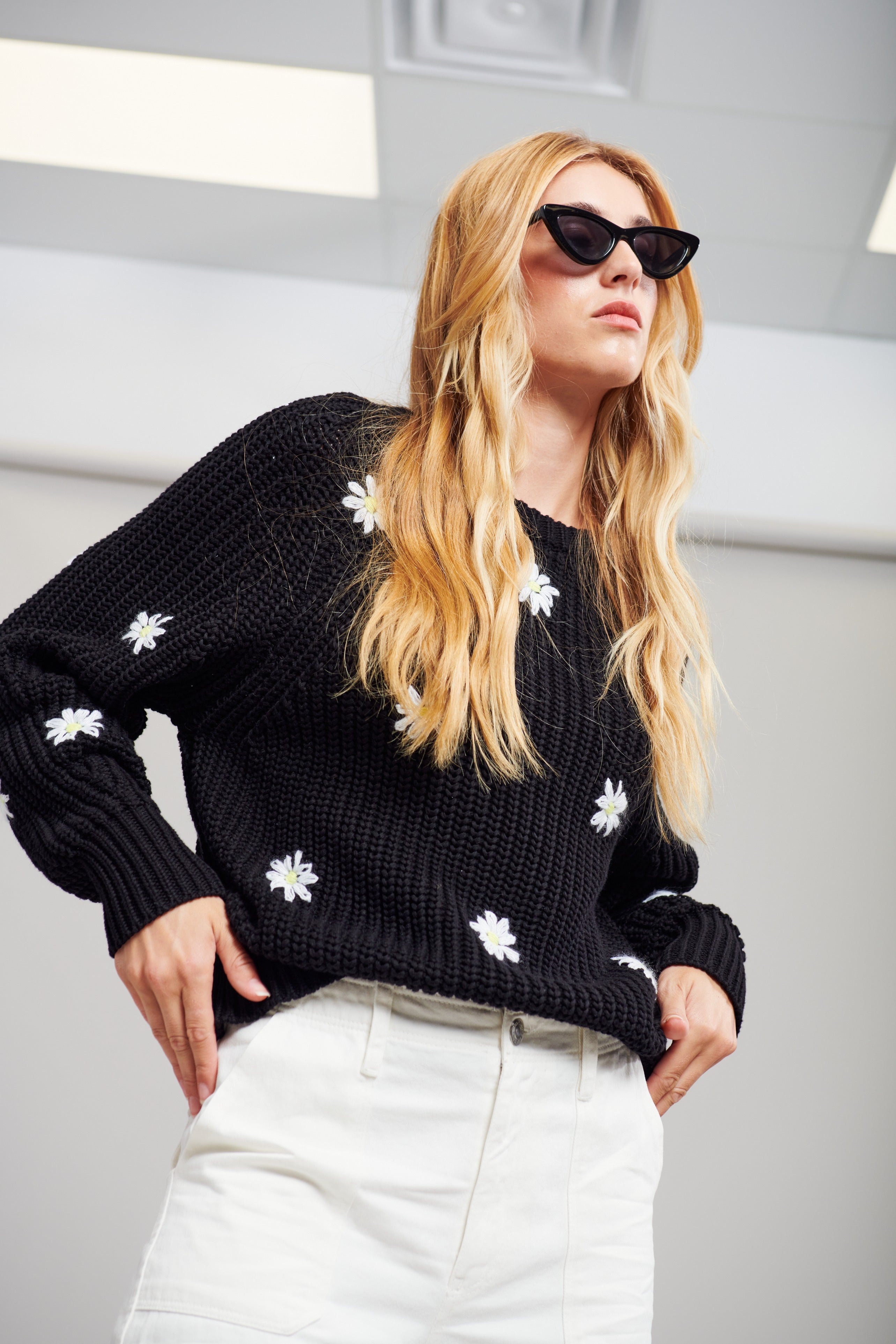 HENDRIX SWEATER - MIDNIGHT DAISY