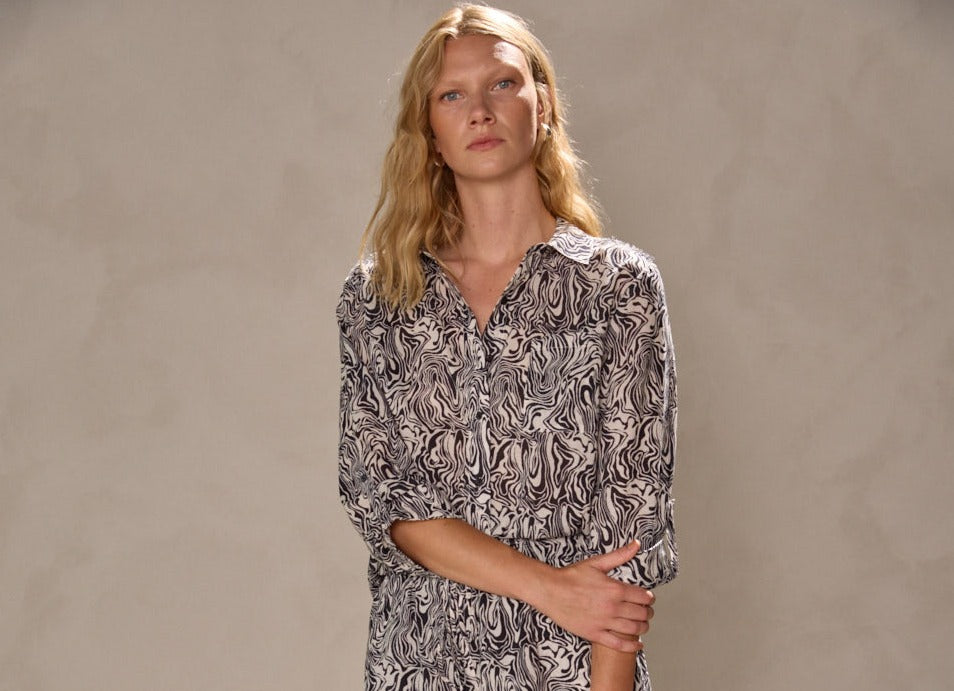 ELLIA BLOUSE - BLACK WAVES