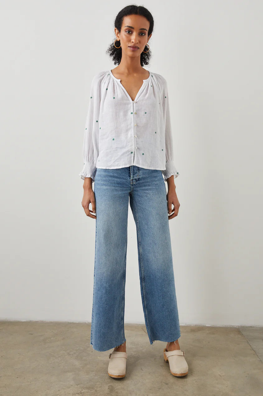 MARIAH TOP - GREEN DAISY EMBROIDERY