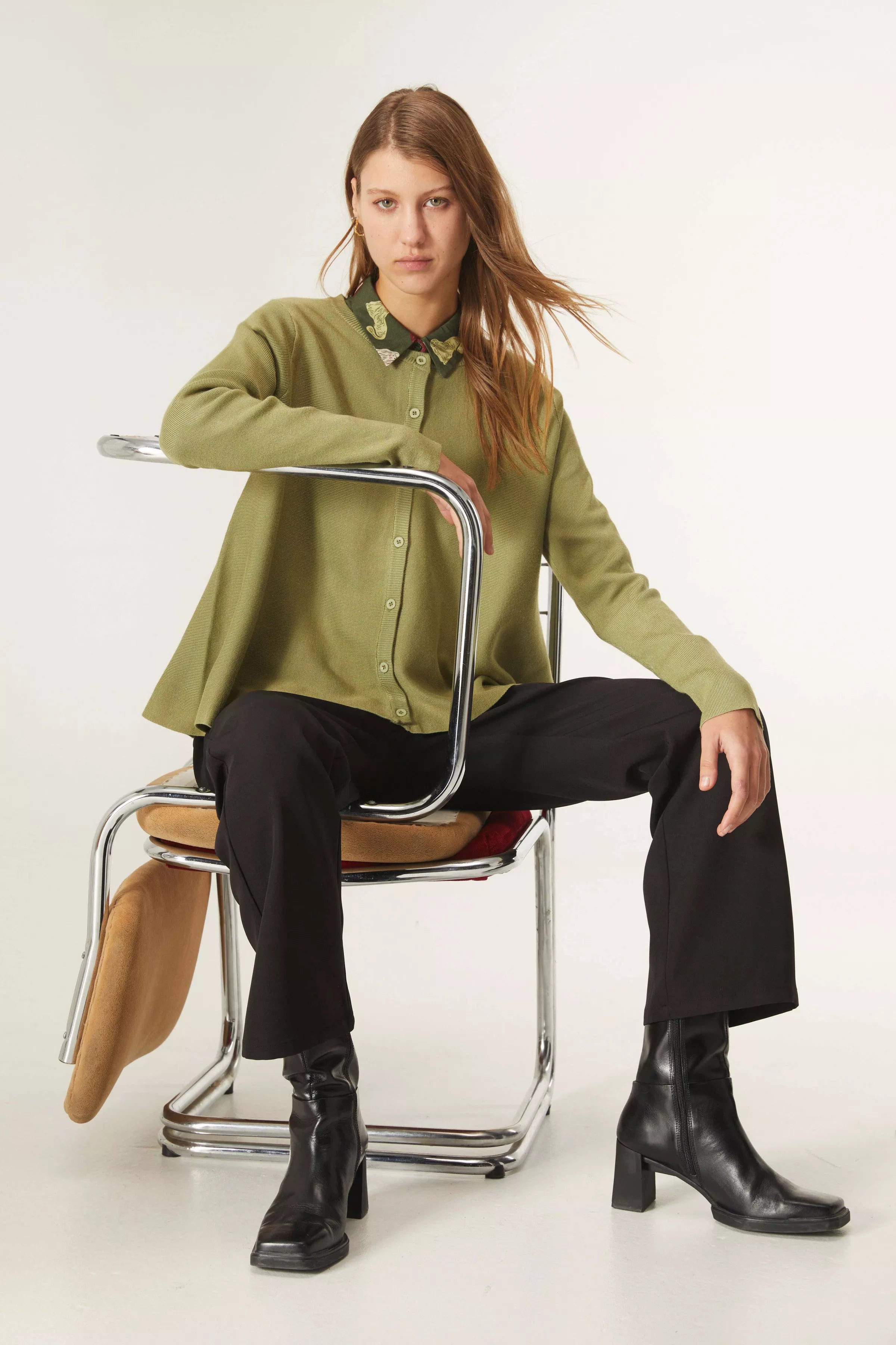 BLACK STRAIGHT-LEG TROUSERS