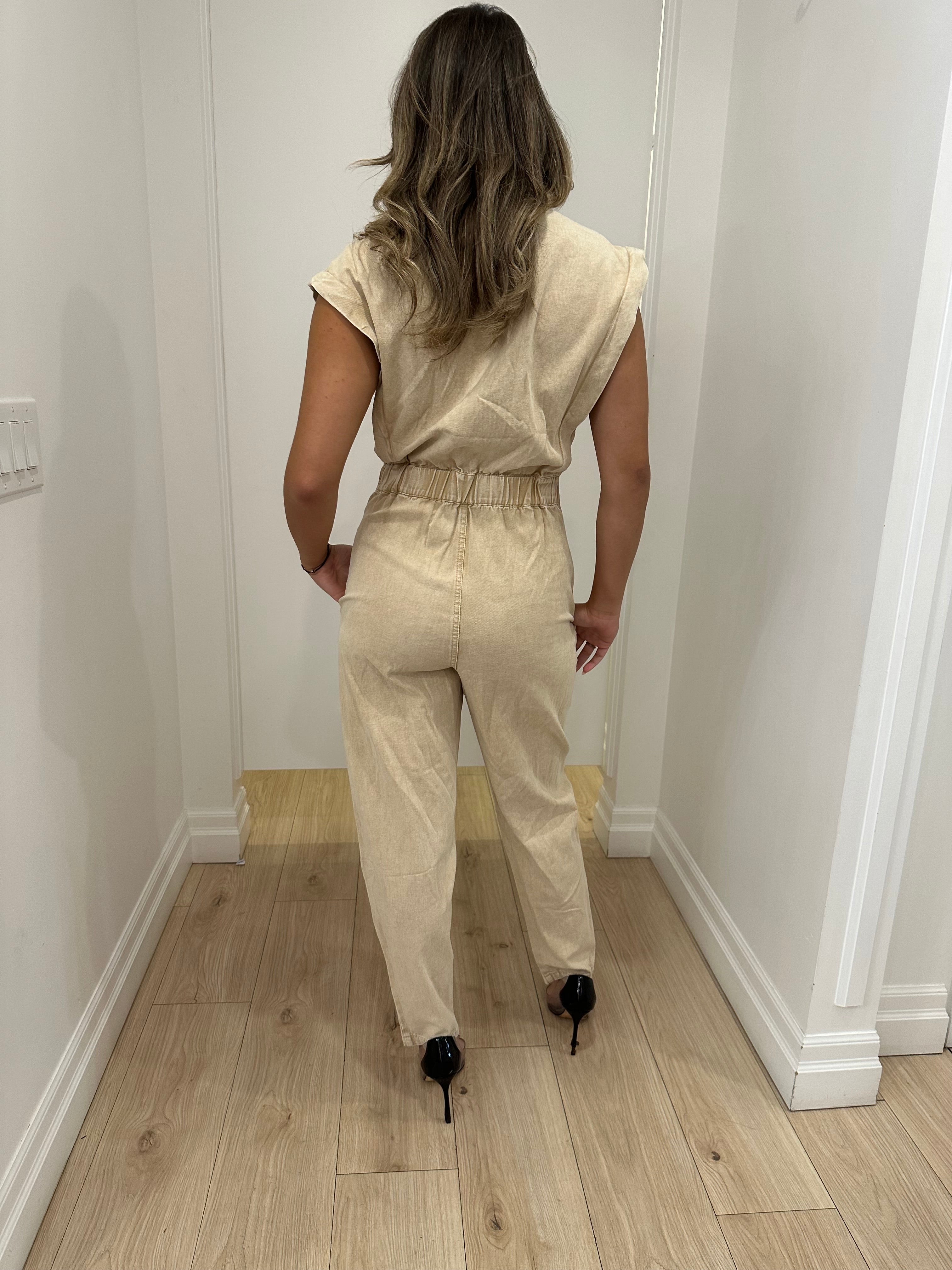 UTILITY SLEEVELESS JUMPSUIT - BEIGE