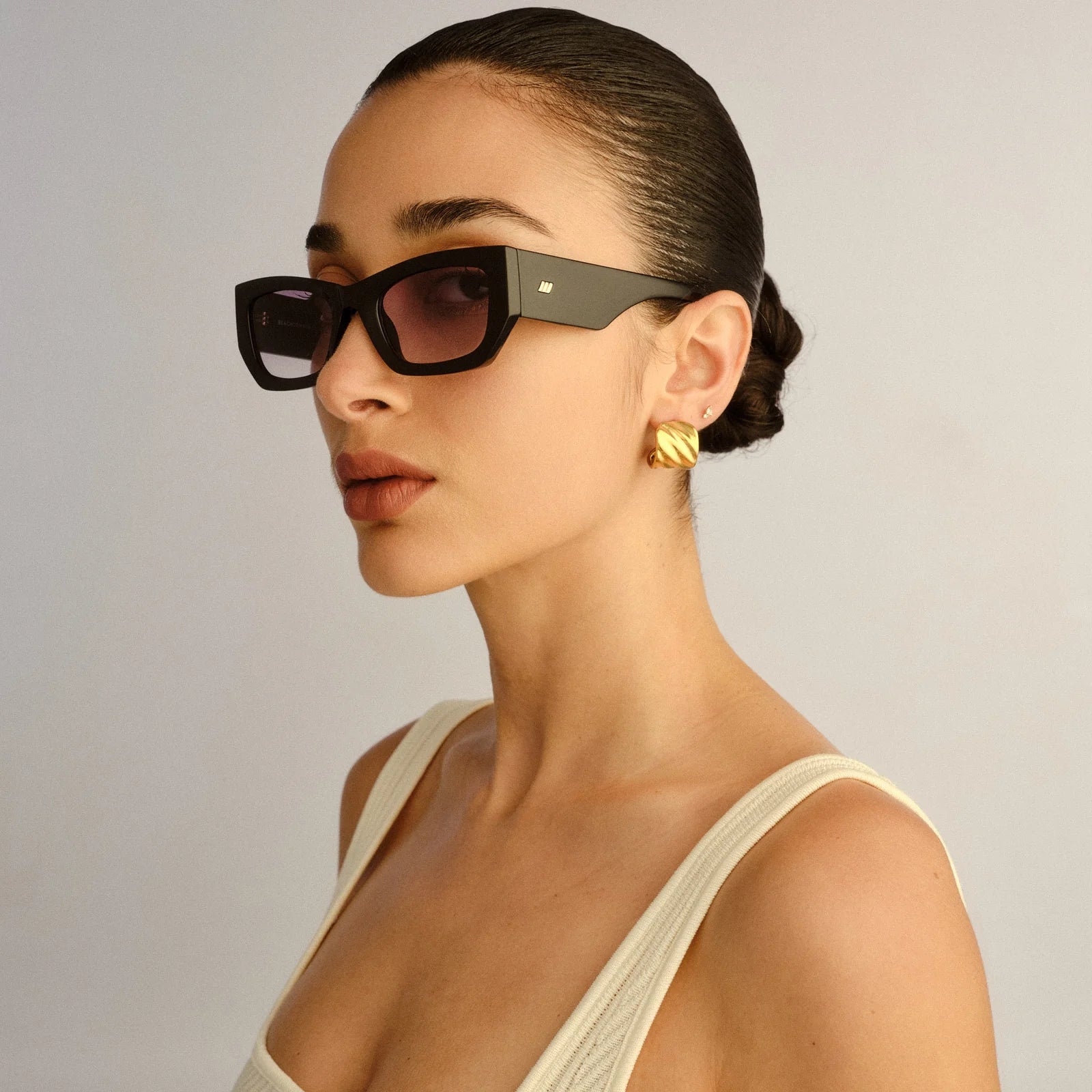 BEACHCOMBER SUNGLASSES - BLACK SMOKE