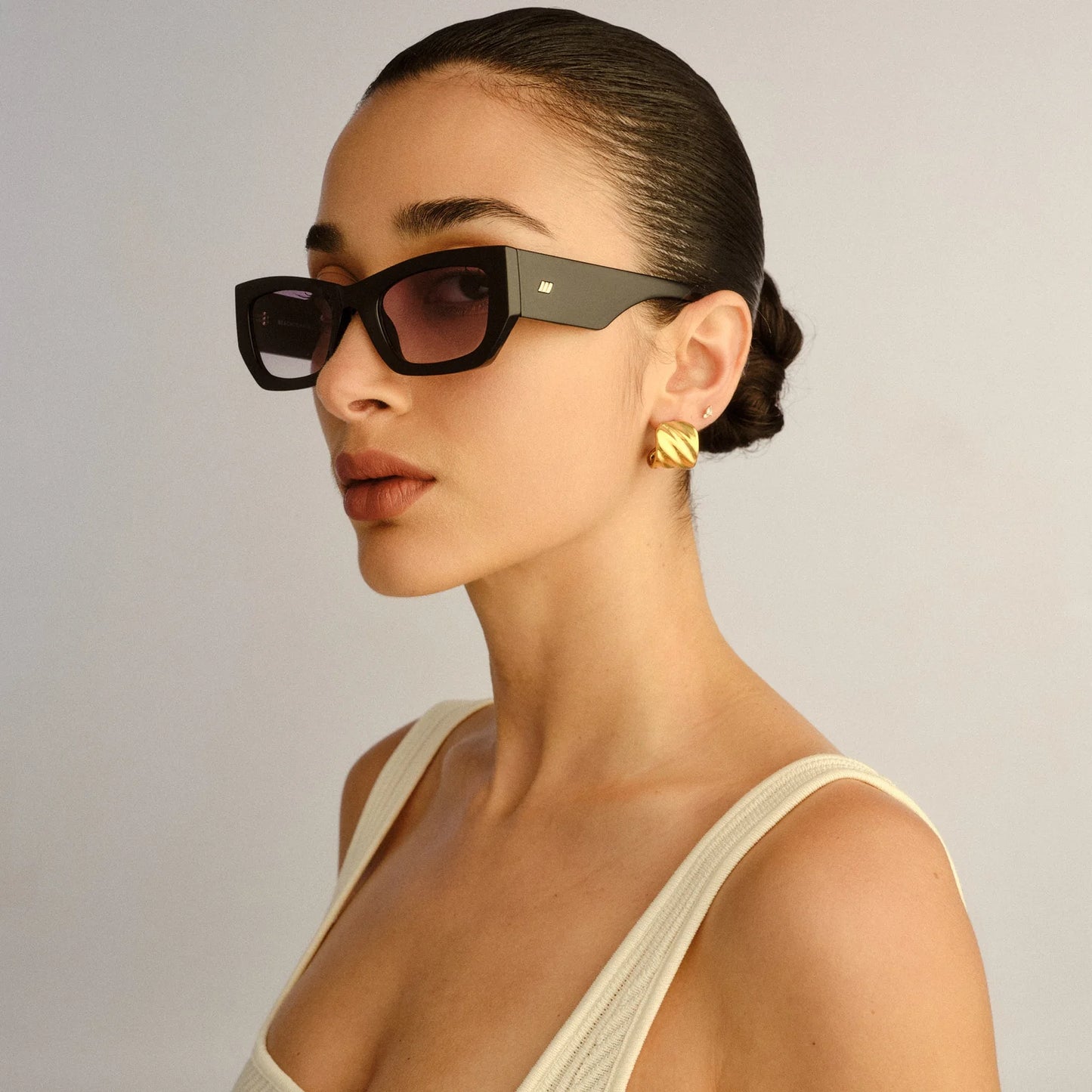 BEACHCOMBER SUNGLASSES - BLACK SMOKE