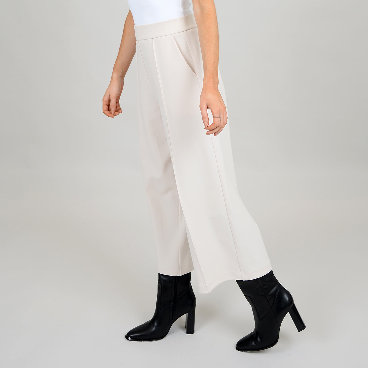 WYNIA PIN TUCK PANT