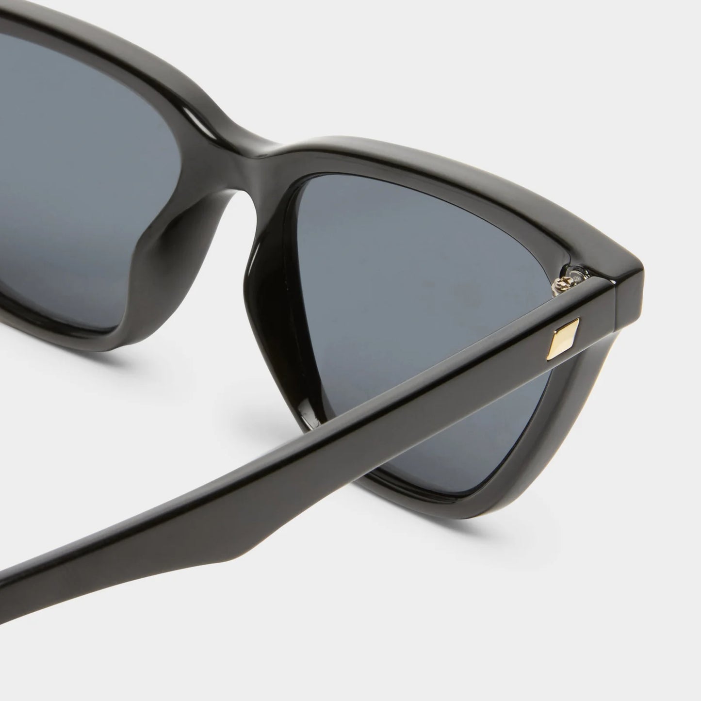 UNFAITHFUL SUNGLASSES - BLACK SMOKE