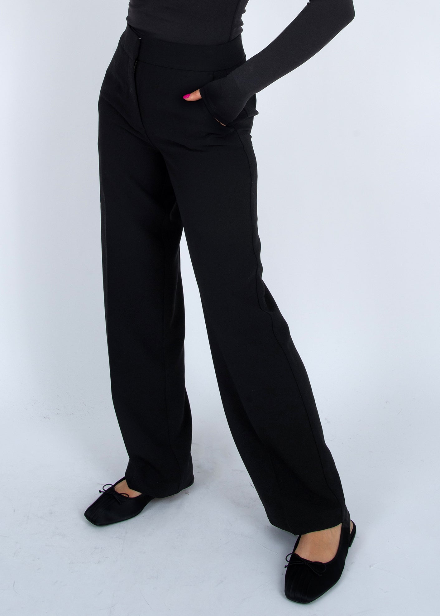 BLAKE STRAIGHT LEG PANTS - BLACK