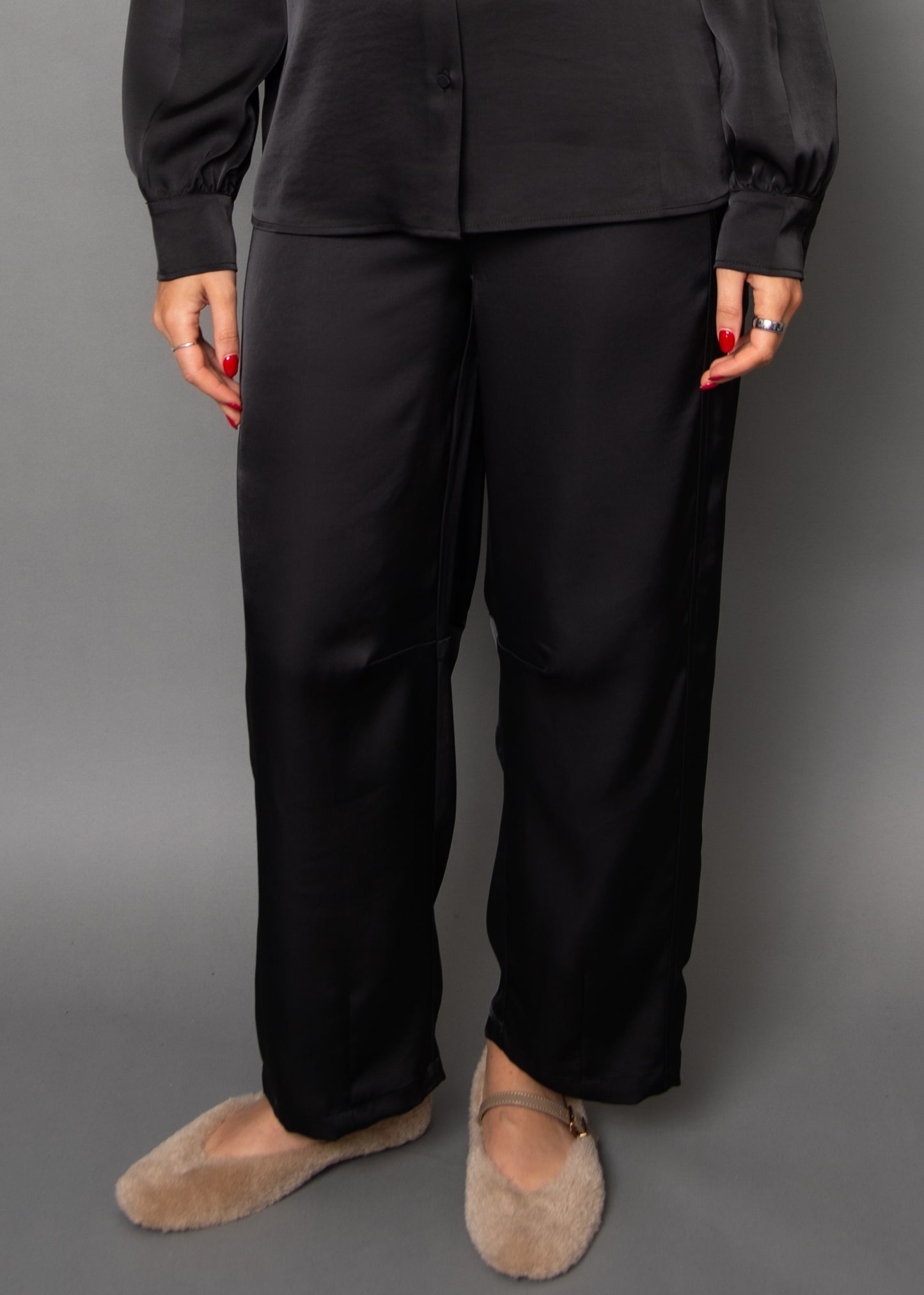 BRENDA BARREL PANT - BLACK