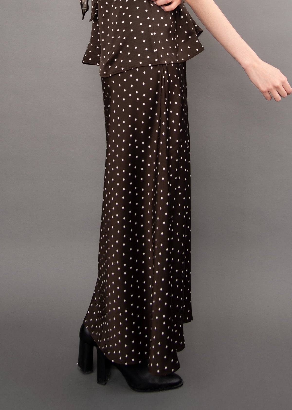 ALICENT SATIN MAXI SKIRT - BROWN POLKA