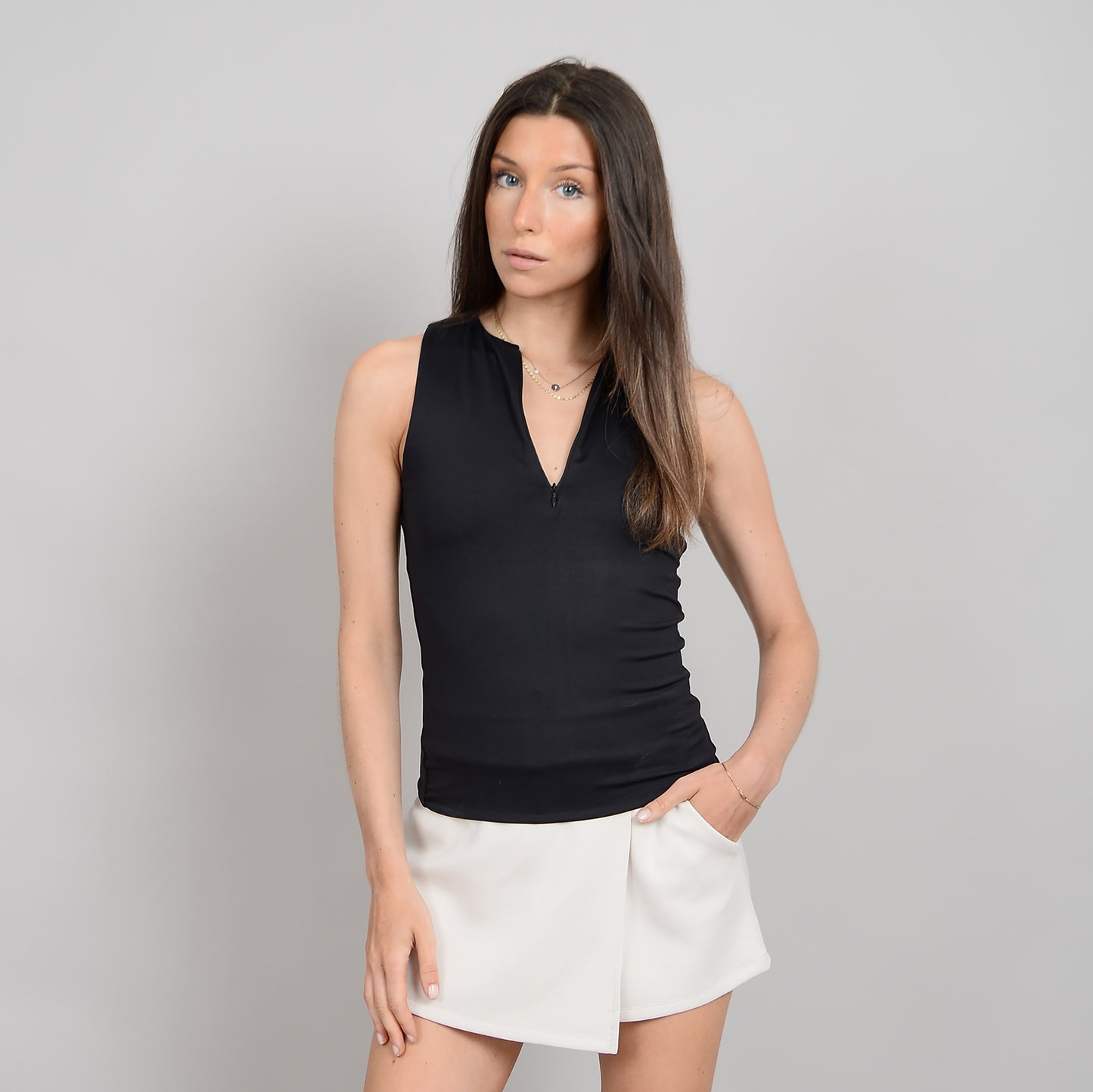 ROXAN SLEEVELESS TOP - BLACK