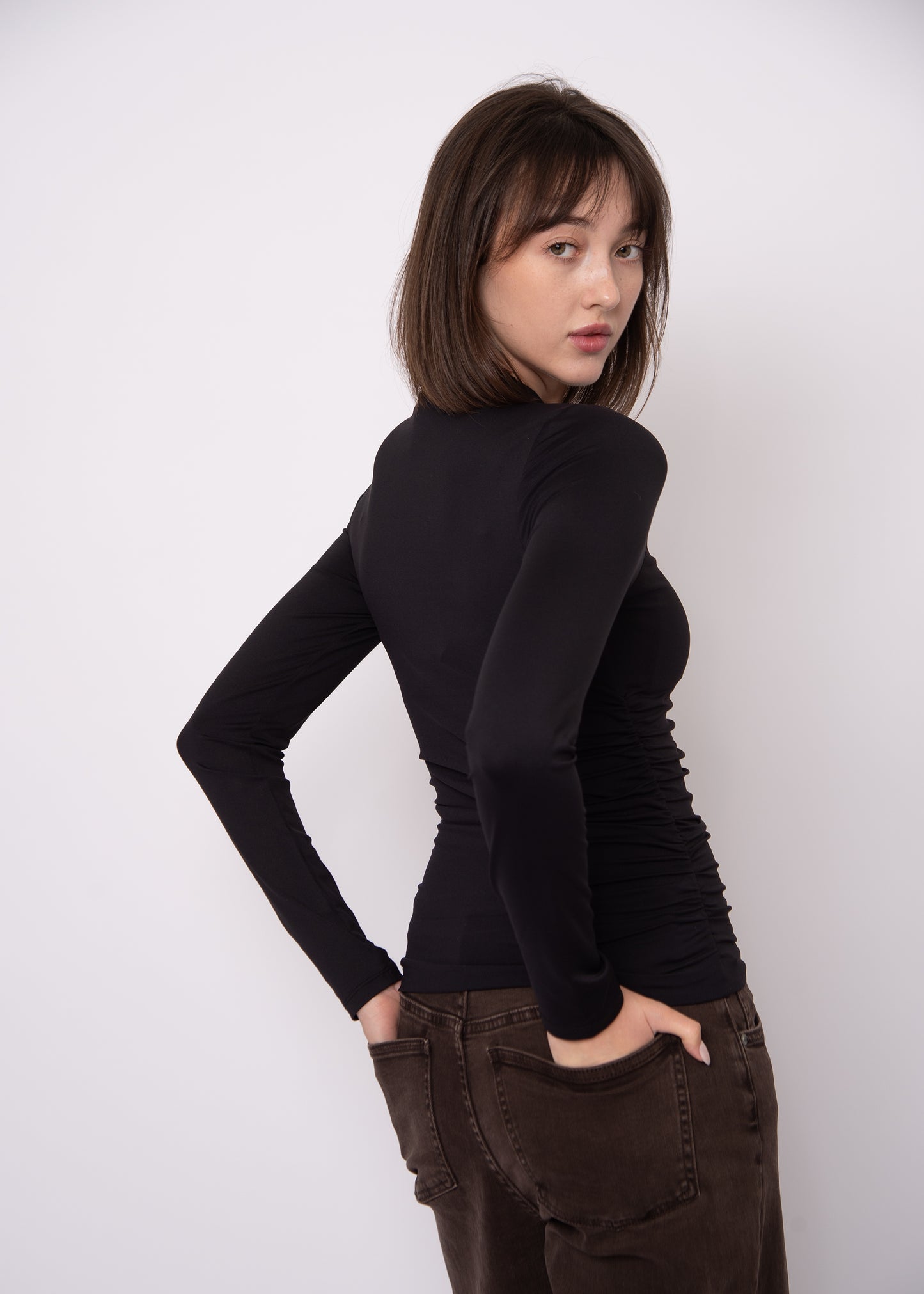 YVE FUNNEL NECK RUCHED TOP - BLACK