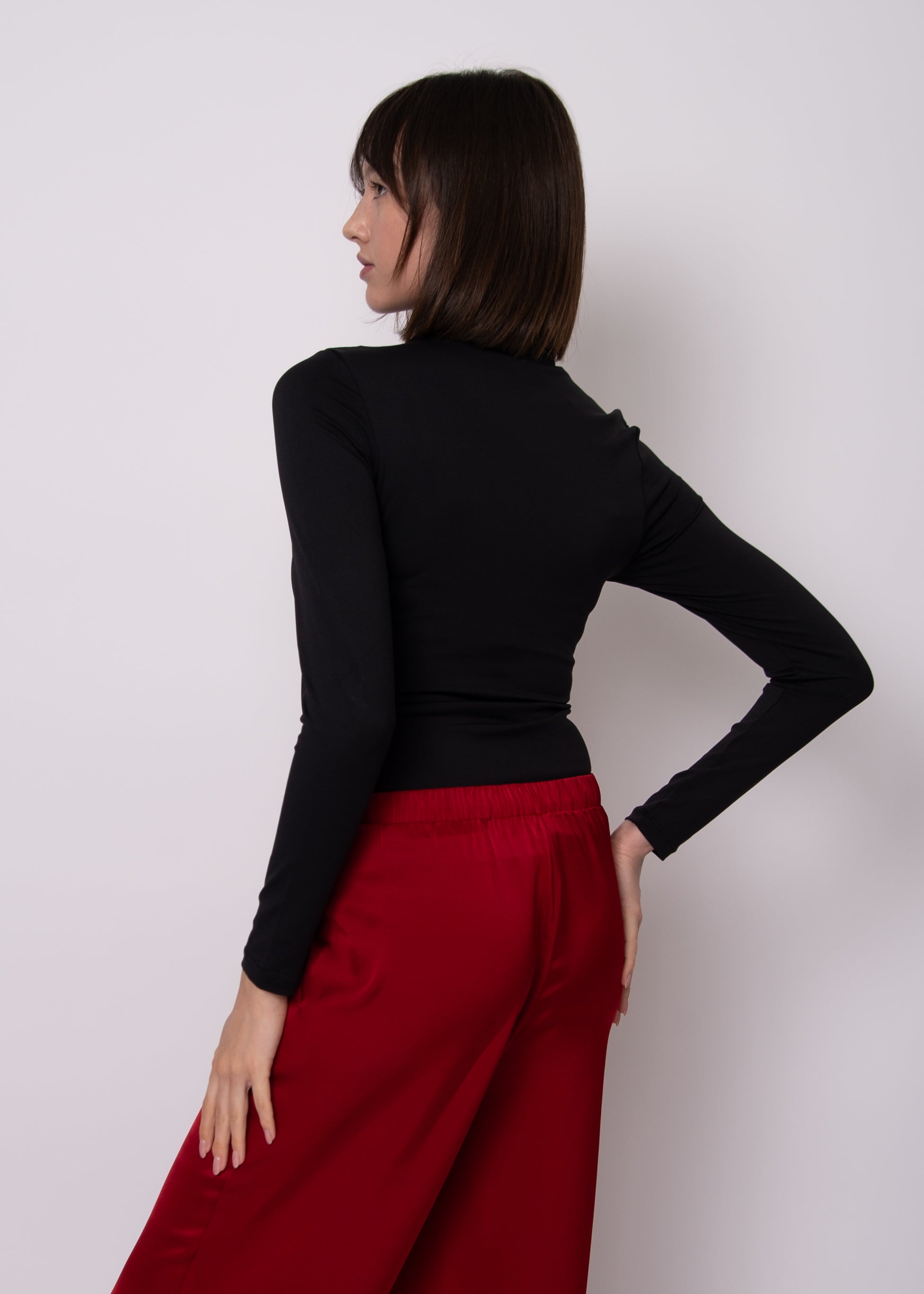 TERESA TURTLE NECK TOP - BLACK