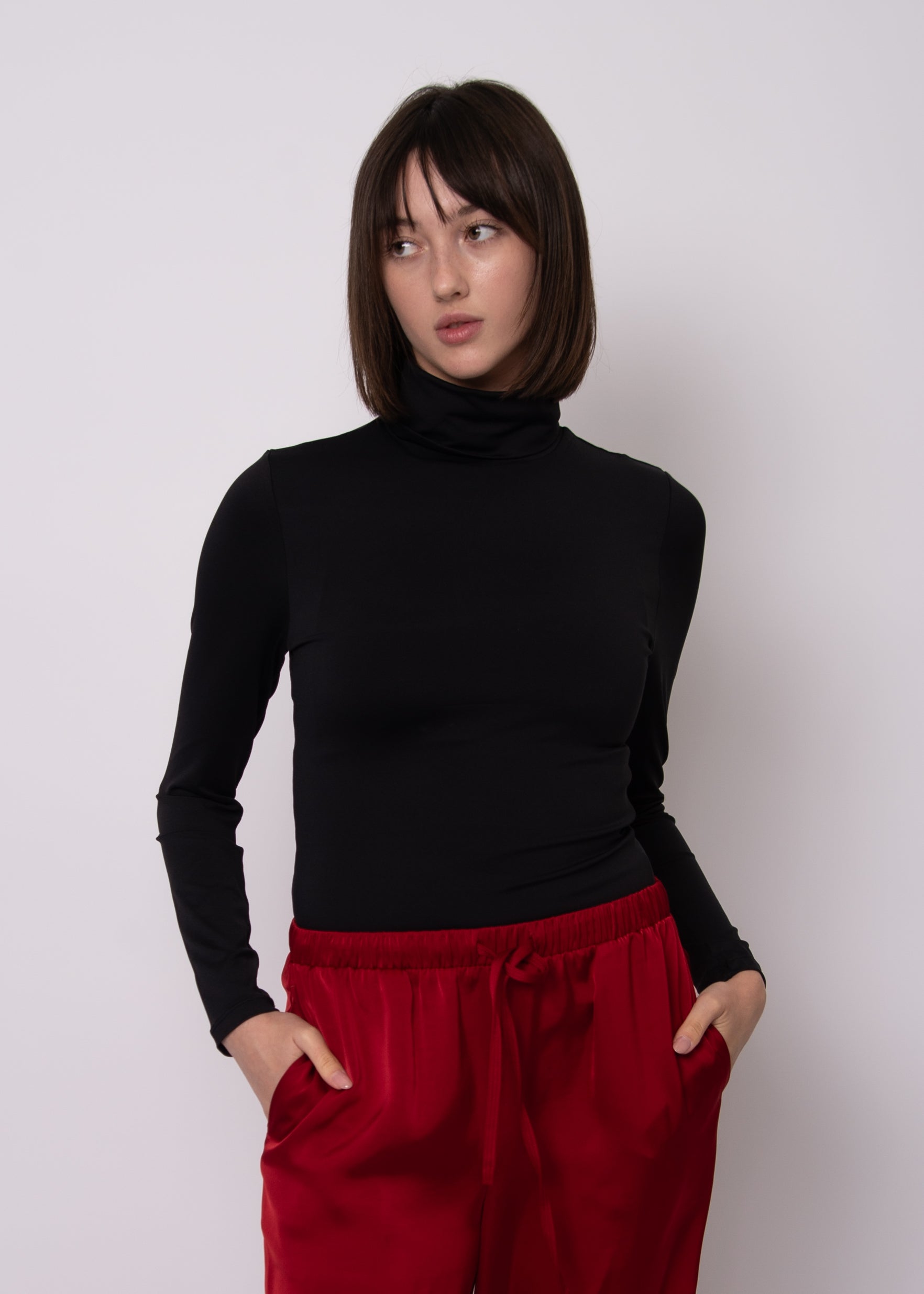 TERESA TURTLE NECK TOP - BLACK
