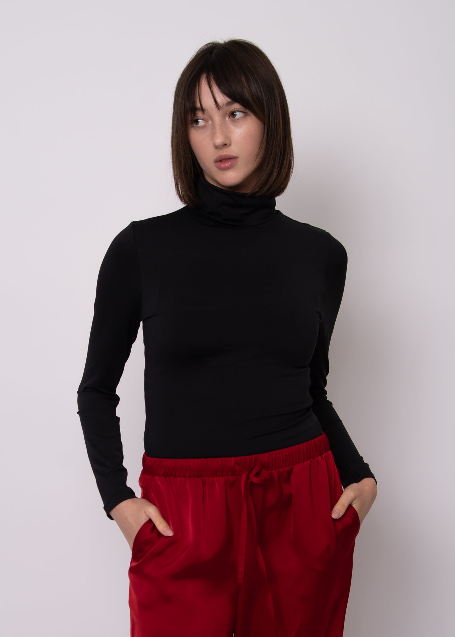 TERESA TURTLE NECK TOP - BLACK