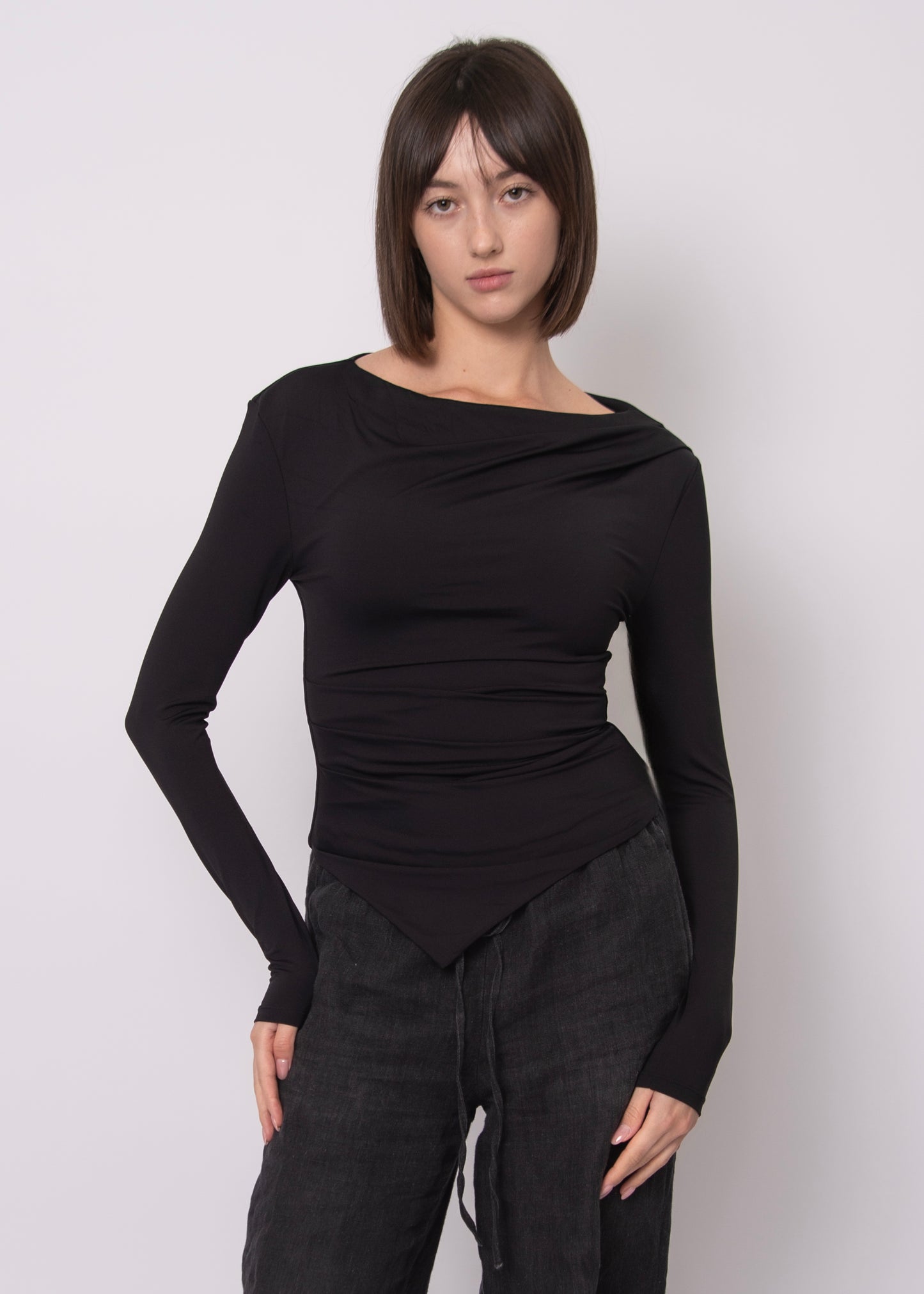 ALAIN ASYMMETRIC TOP - BLACK
