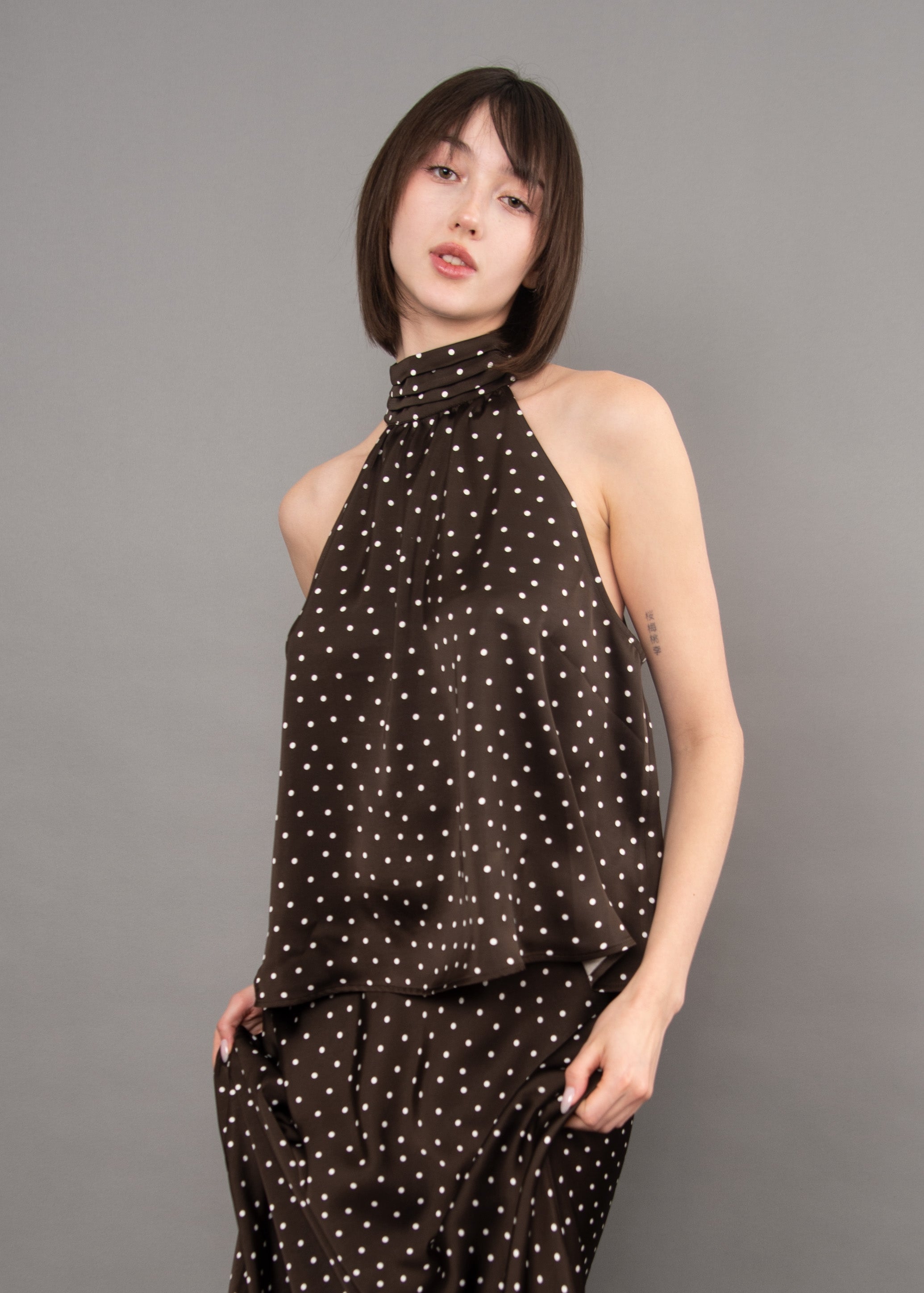 LYSELL SATIN HALTER TOP - BROWN POLKA
