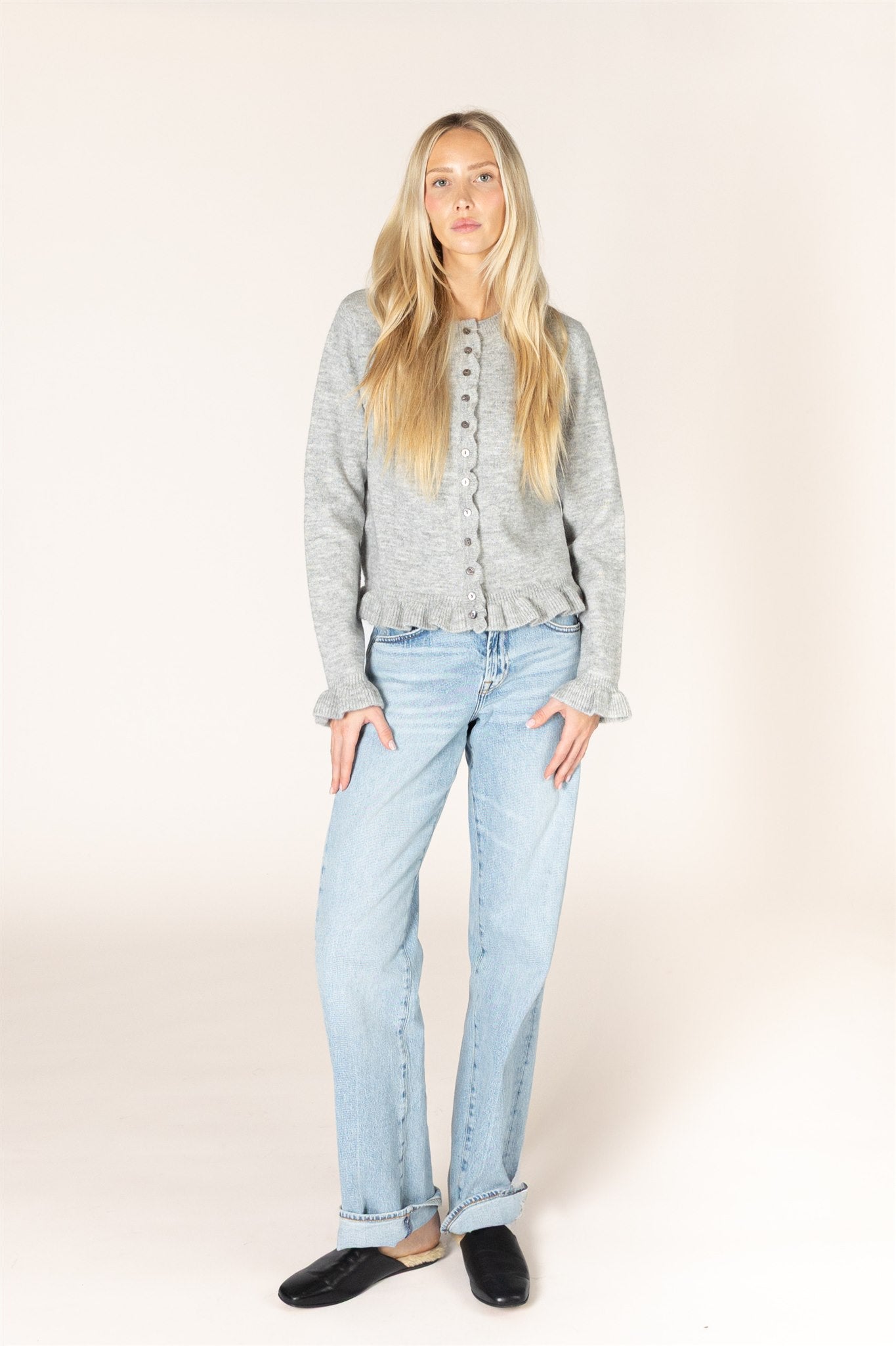 ANNORA RUFFLE CARDIGAN