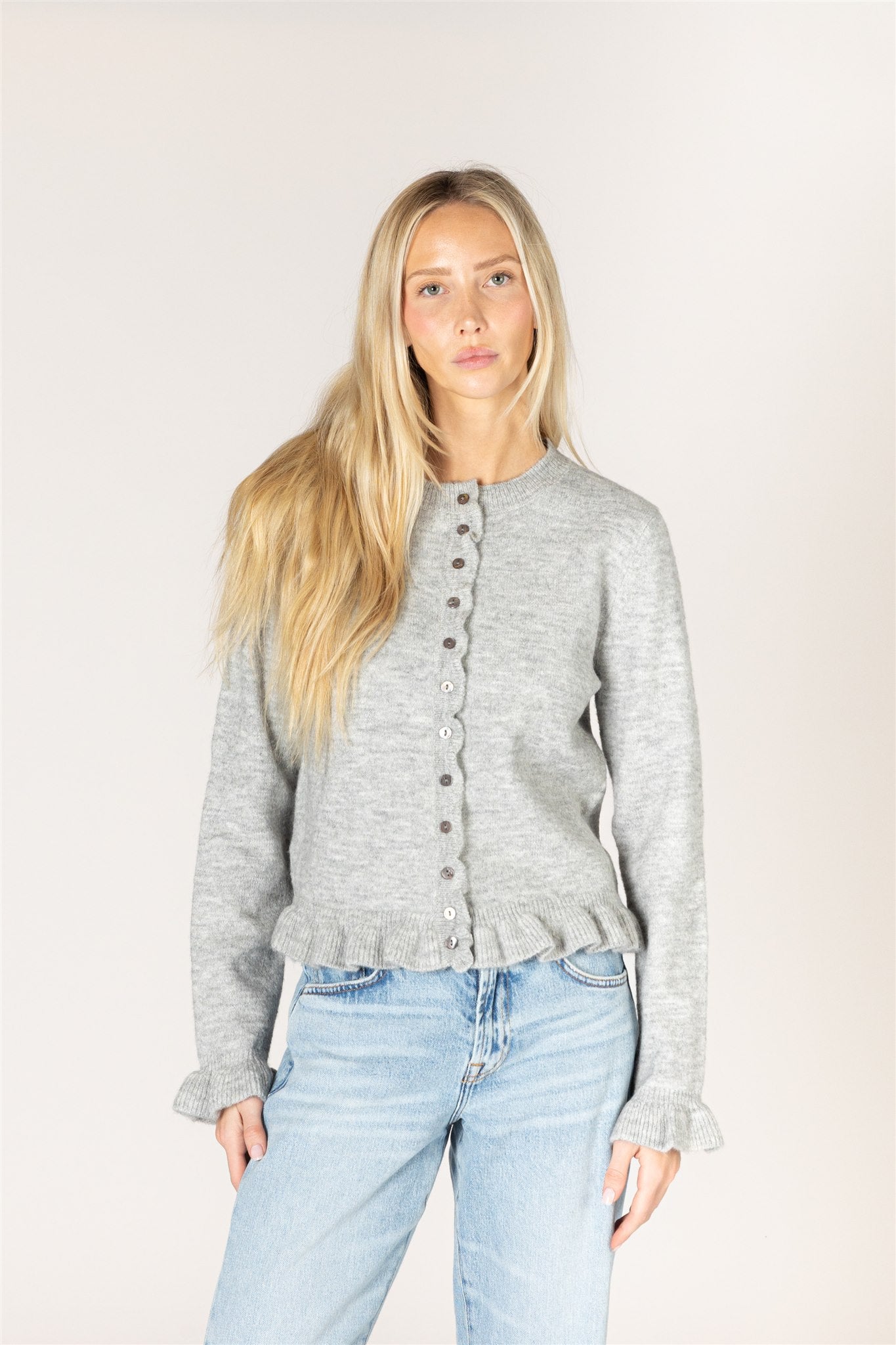 ANNORA RUFFLE CARDIGAN