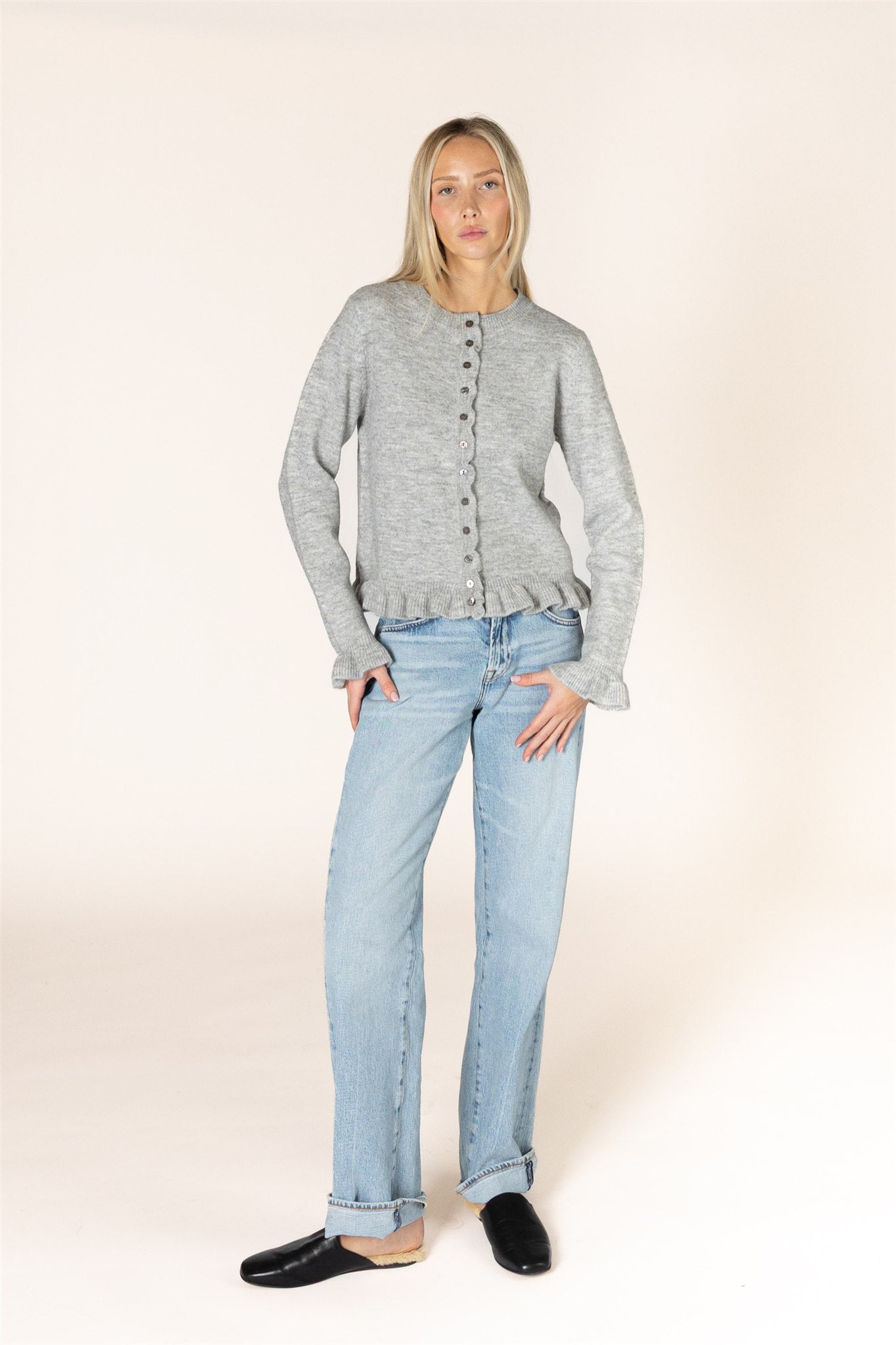 ANNORA RUFFLE CARDIGAN