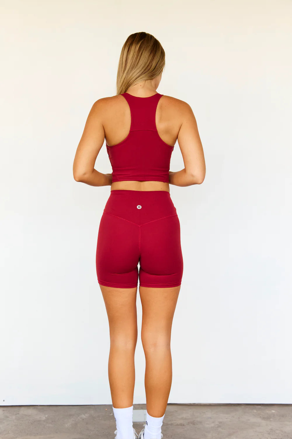 LUXE BALANCE STAPLE SPORTS CROP - DARK CHERRY