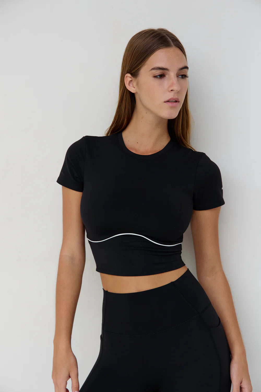 AIRVIVE TEE - BLACK/CREAM