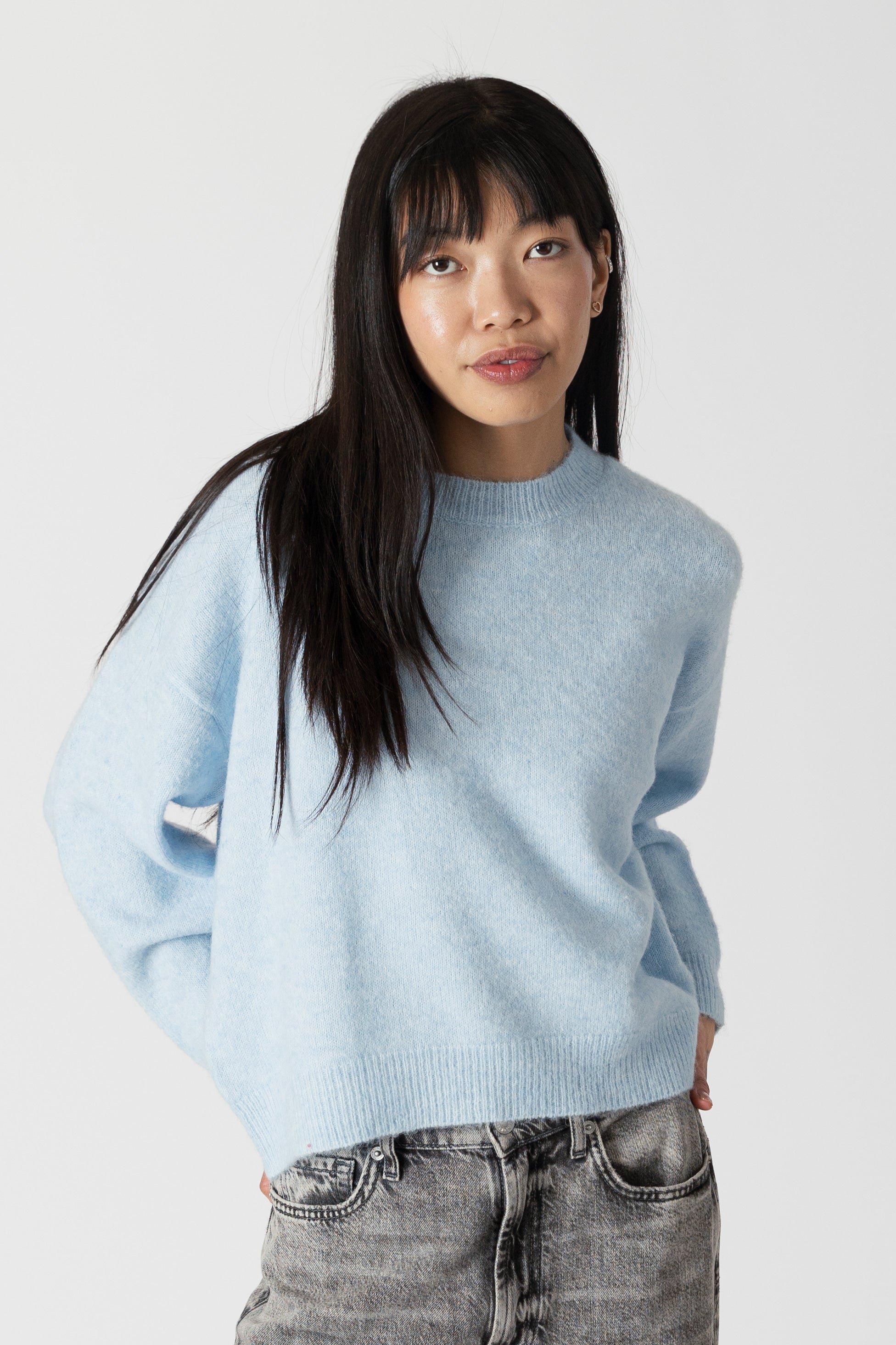 AVERY LIGHTWEIGHT CREWNECK