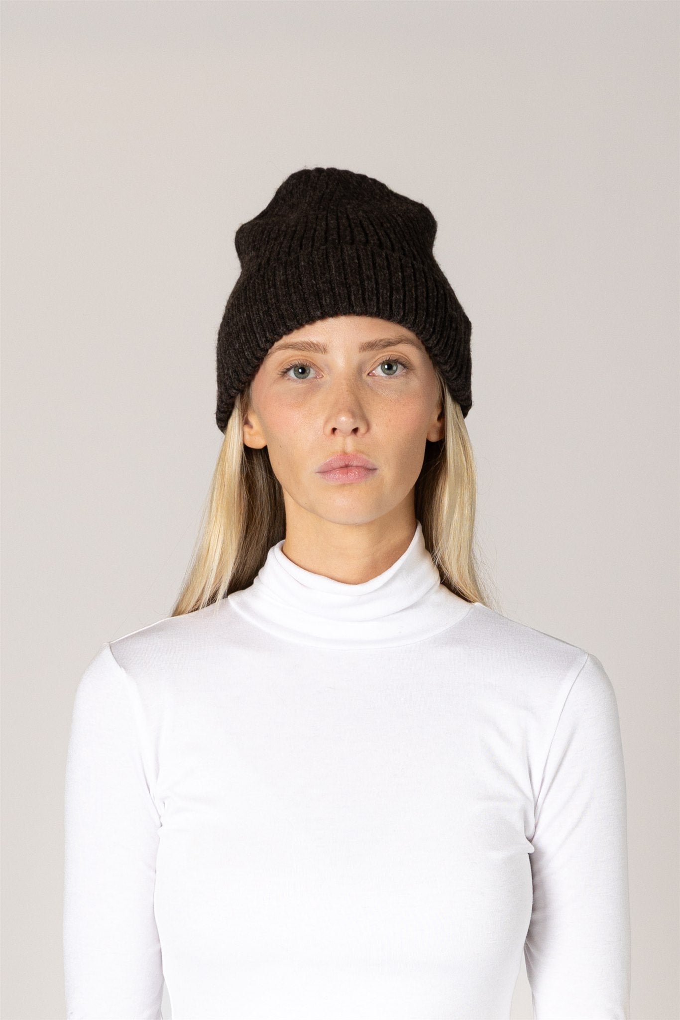 BEANIE (VARIOUS COLOURS)