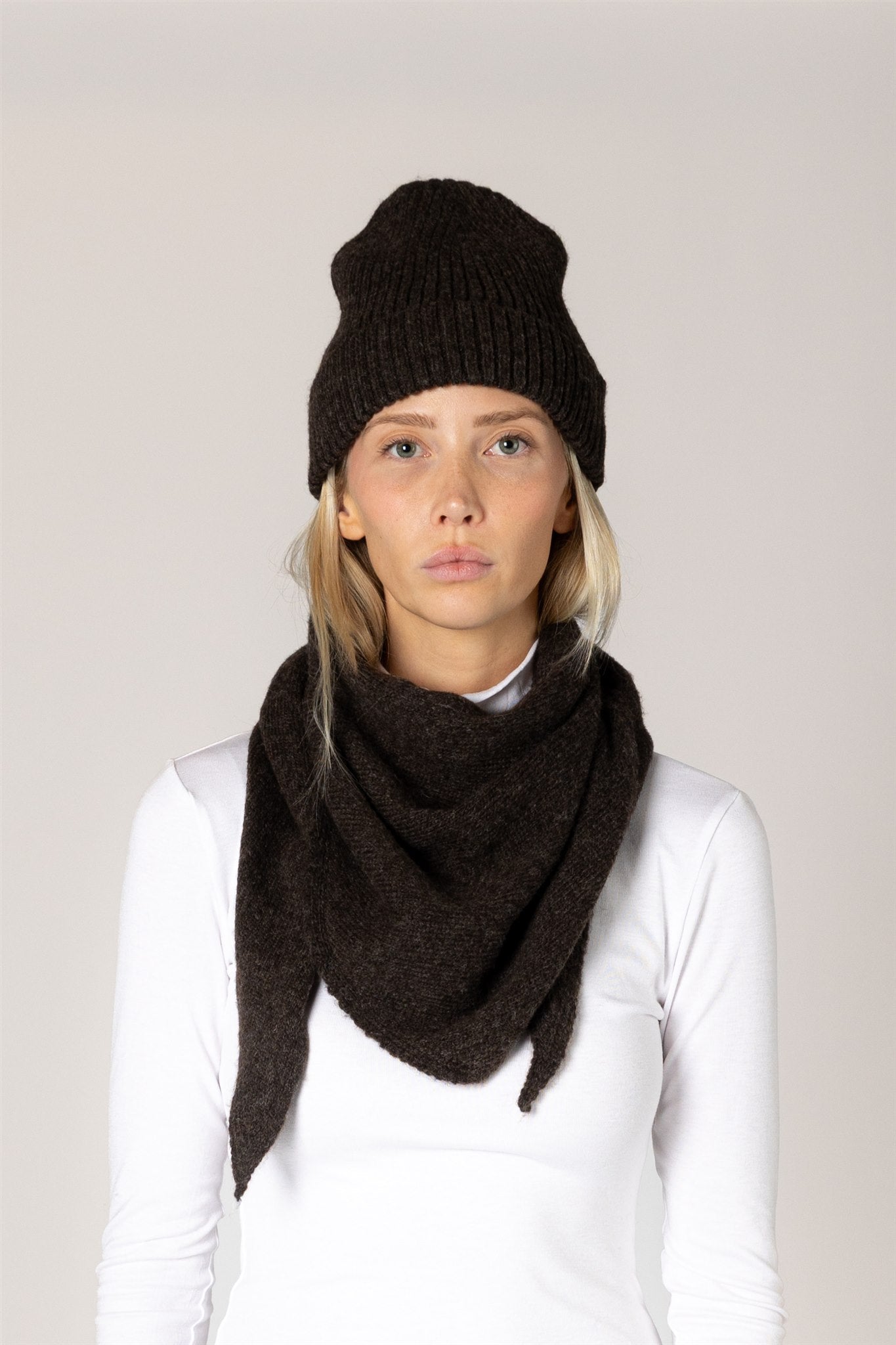 BEANIE (VARIOUS COLOURS)