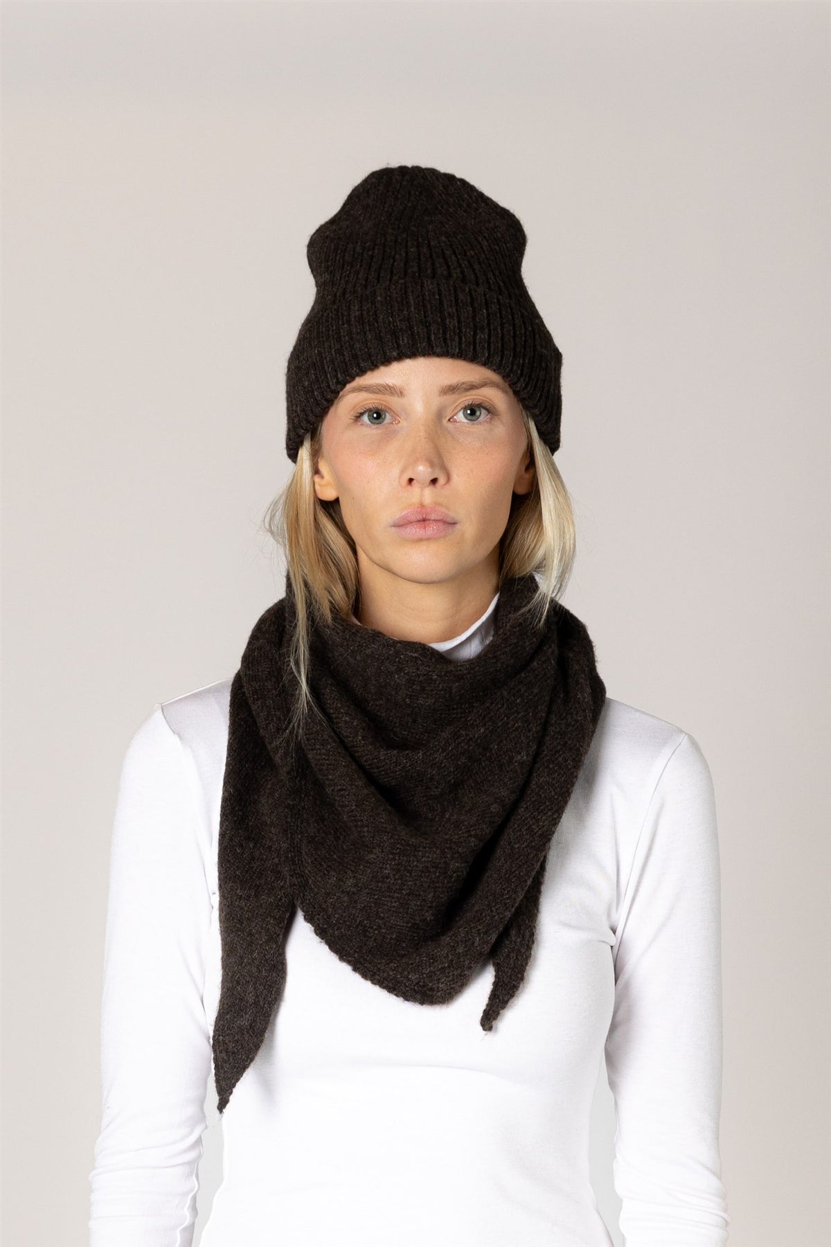 BEANIE (VARIOUS COLOURS)