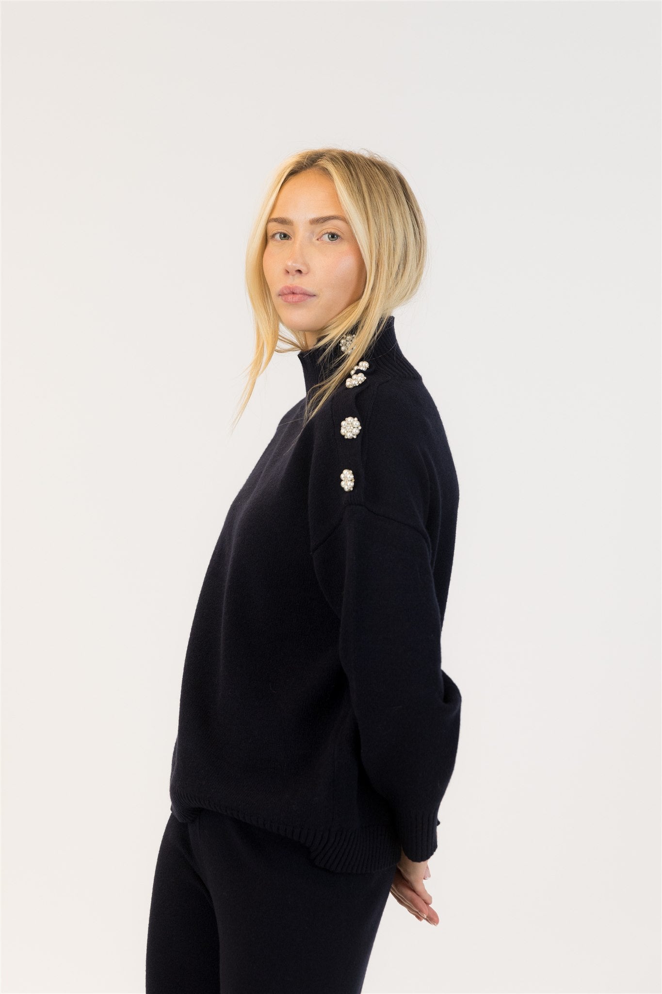 BLAKE PEARL SWEATER