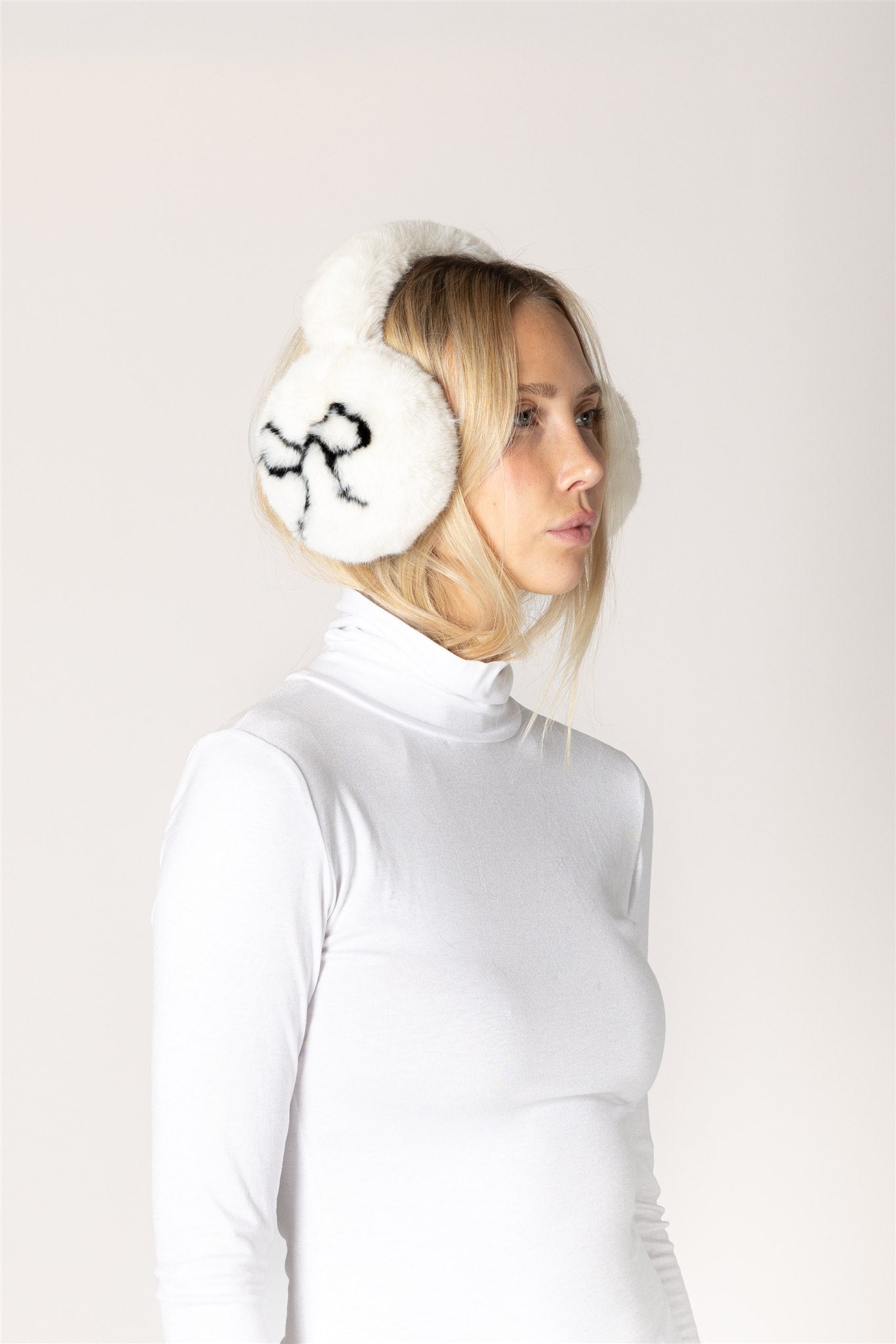 EARMUFF'S WITH BOW (VARIOUS COLOURS)