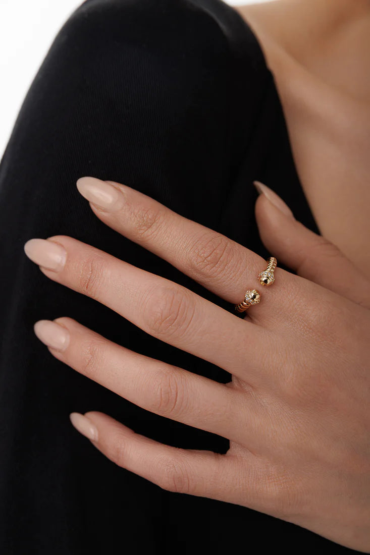 TWISTED RING