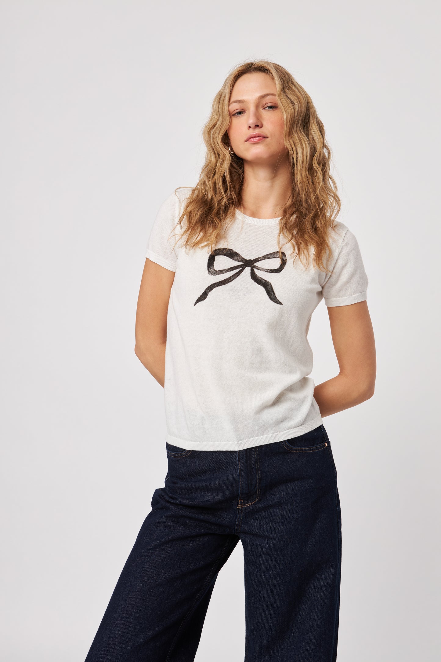 ELIJAH BOW TEE