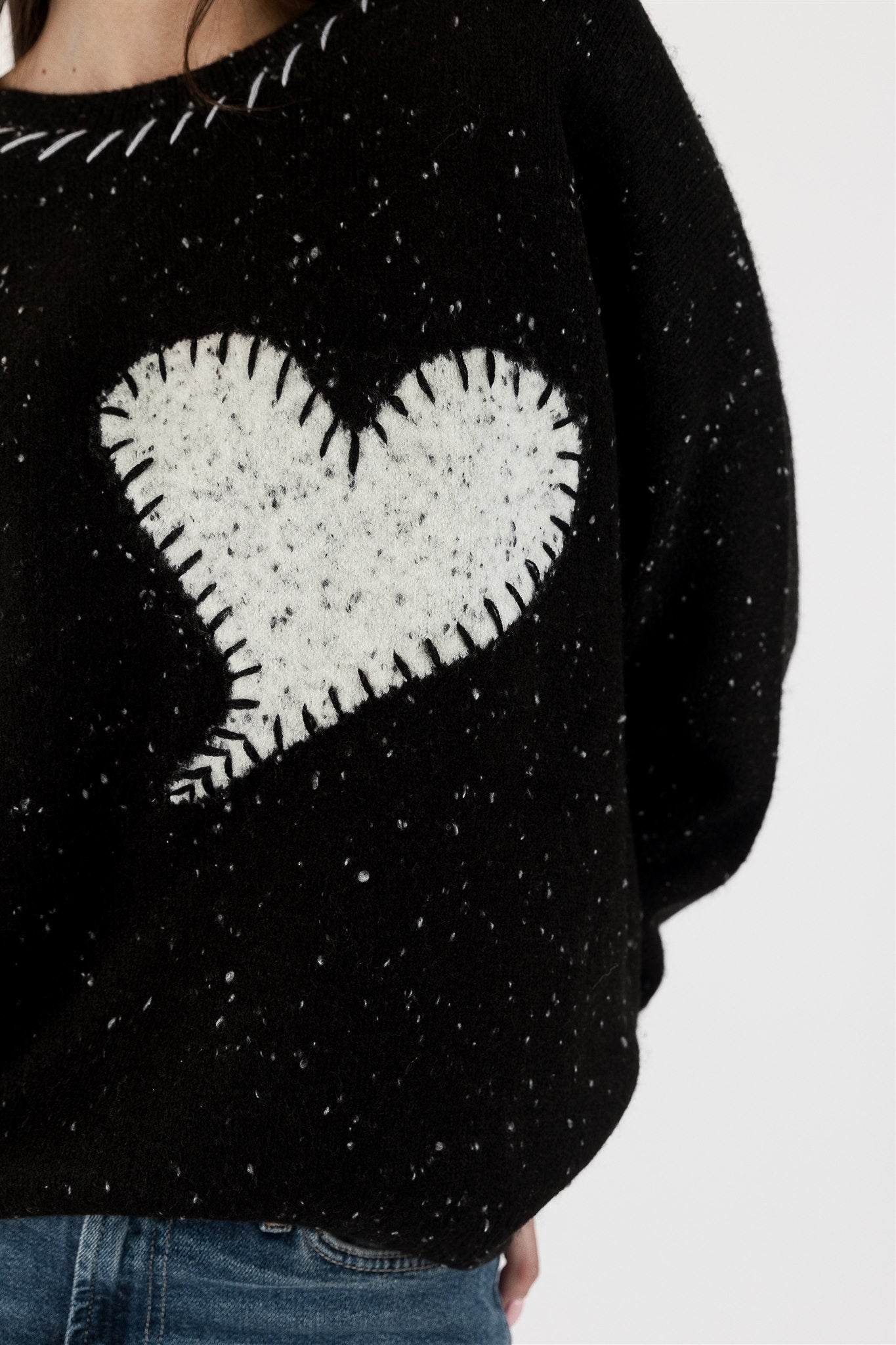 HEART FLECK SWEATER - BLACK