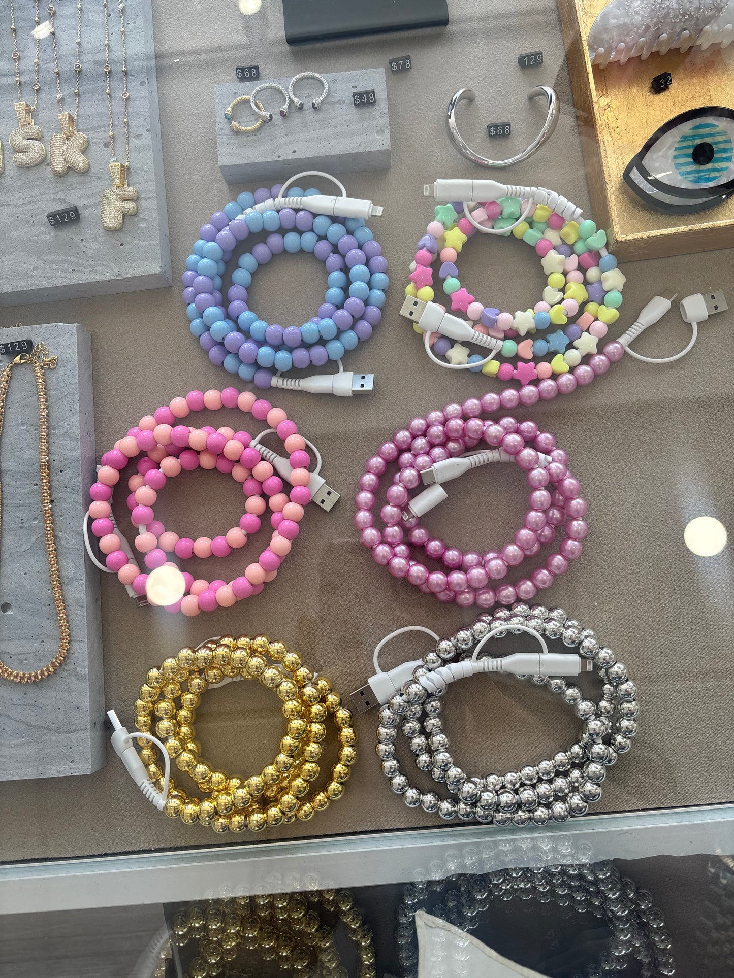 UNIVERSAL BEADED CHARGER (VARIOUS COLOURS)