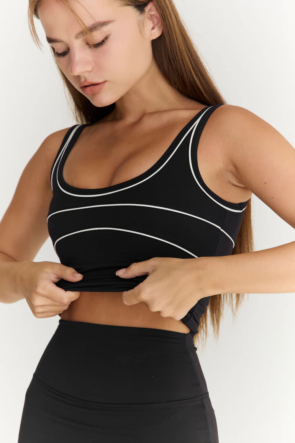 AIRVIVE ESSENTIAL SPORT TANK - BLACK/CREAM