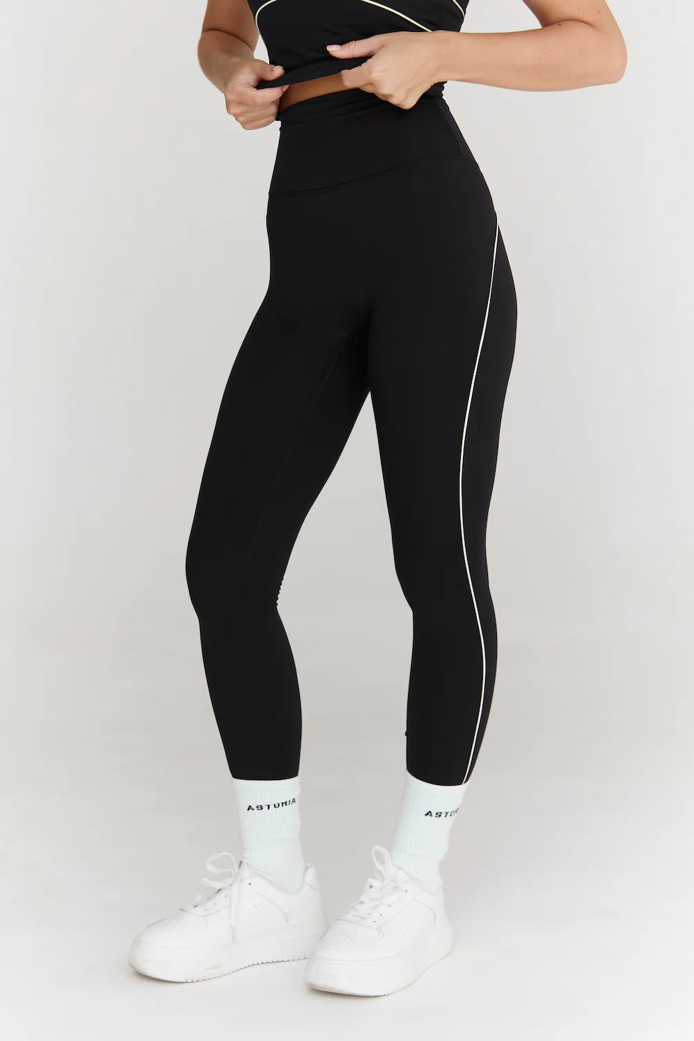 AIRVIVE FULL LENGTH LEGGING - BLACK/CREAM