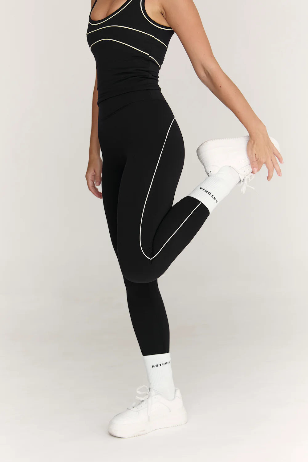 AIRVIVE FULL LENGTH LEGGING - BLACK/CREAM