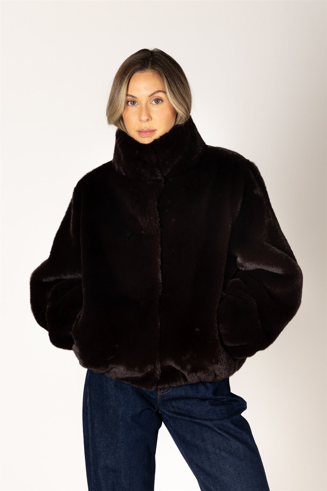 KENDRA FAUX FUR SHORT COAT - BROWN