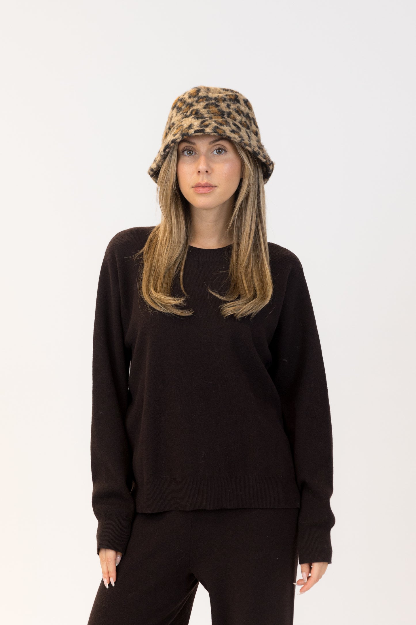 LEOPARD BUCKET HAT