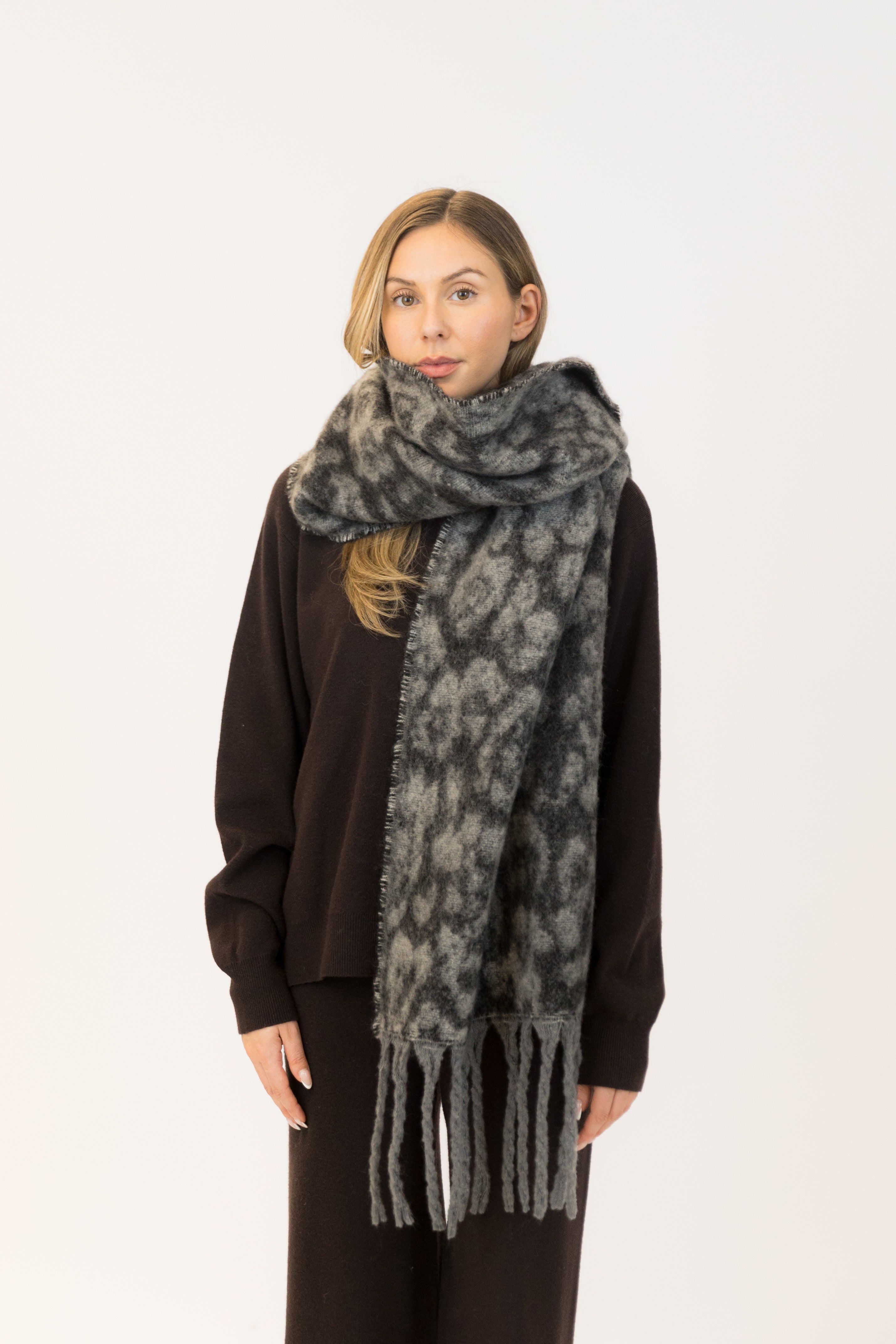 COZY SCARFS (VARIOUS COLOURS)