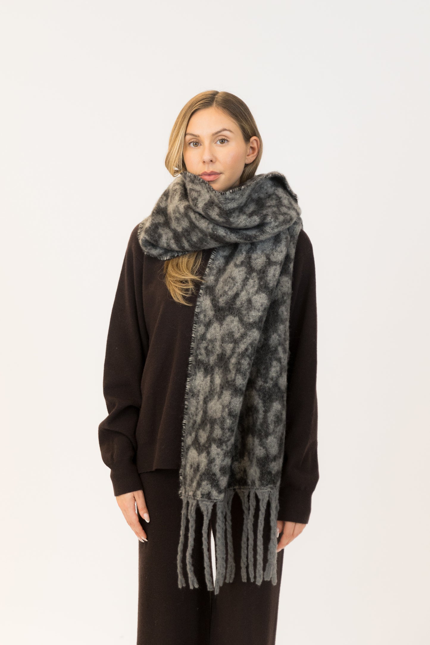 COZY SCARFS (VARIOUS COLOURS)