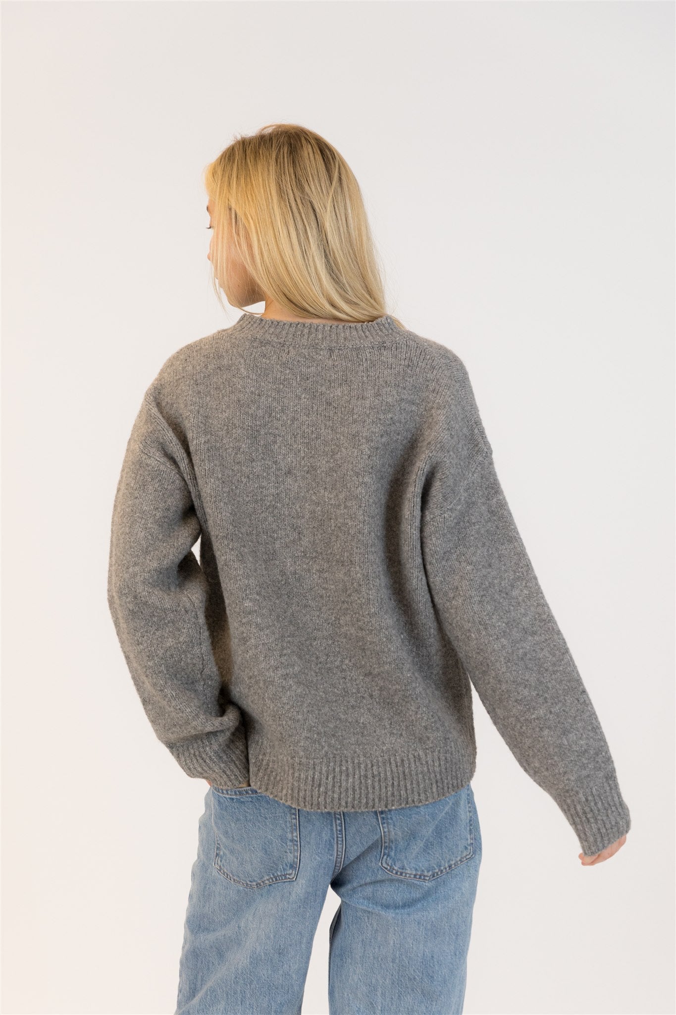 LOU CHERRY SWEATER