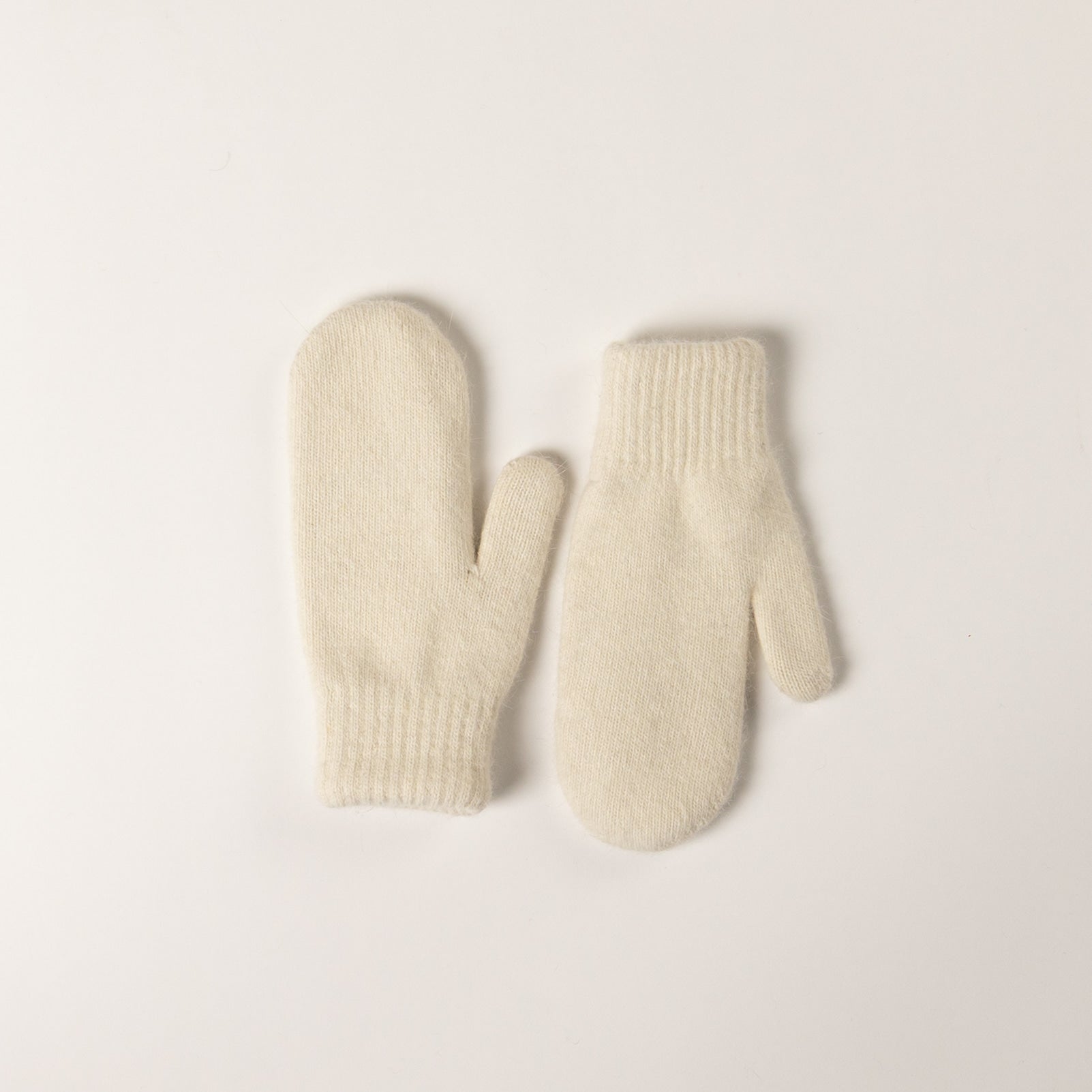 ESSENTIAL MITTENS (VARIOUS COLOURS)