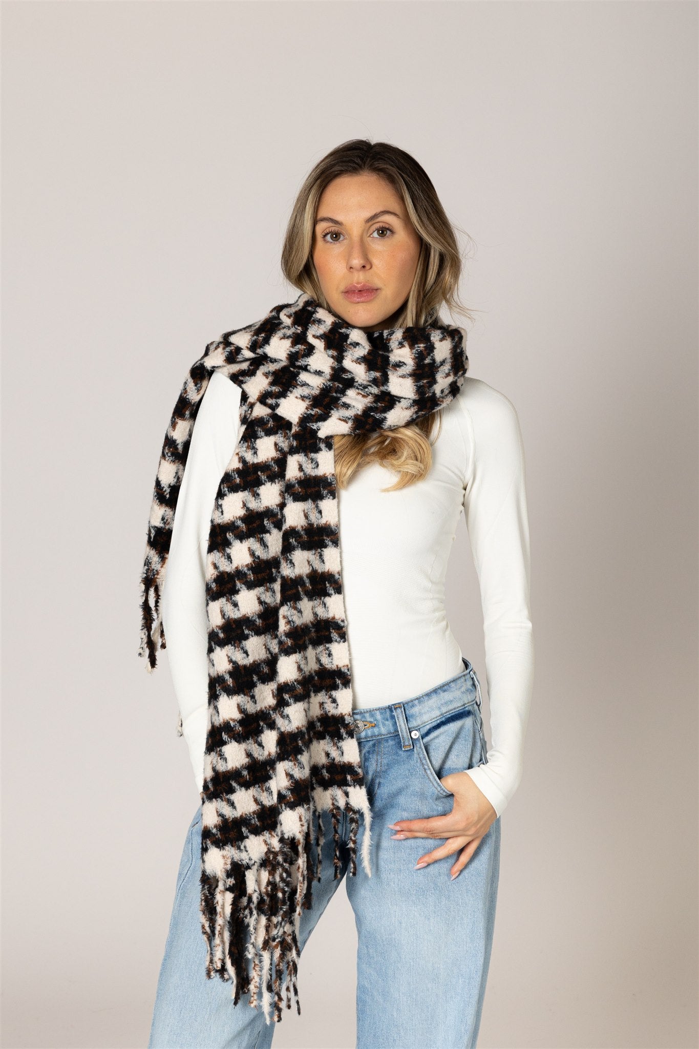 HOUNDSTOOTH SCARF