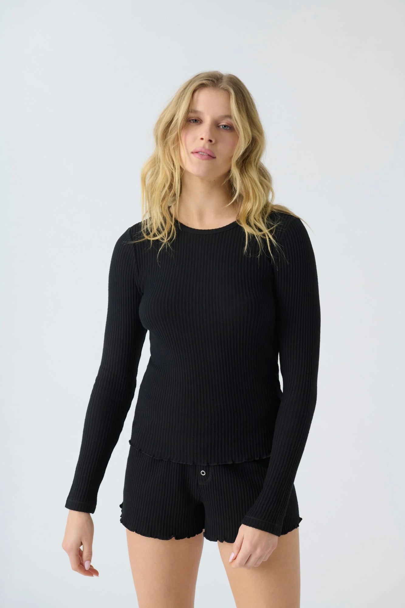 RELOVED RIB LONG SLEEVE TOP - BLACK