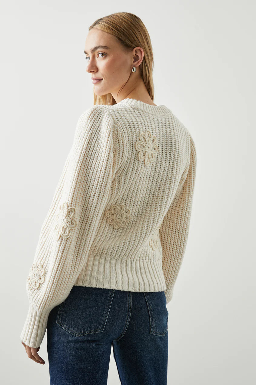 ROMY SWEATER - IVORY CROCHET DAISIES