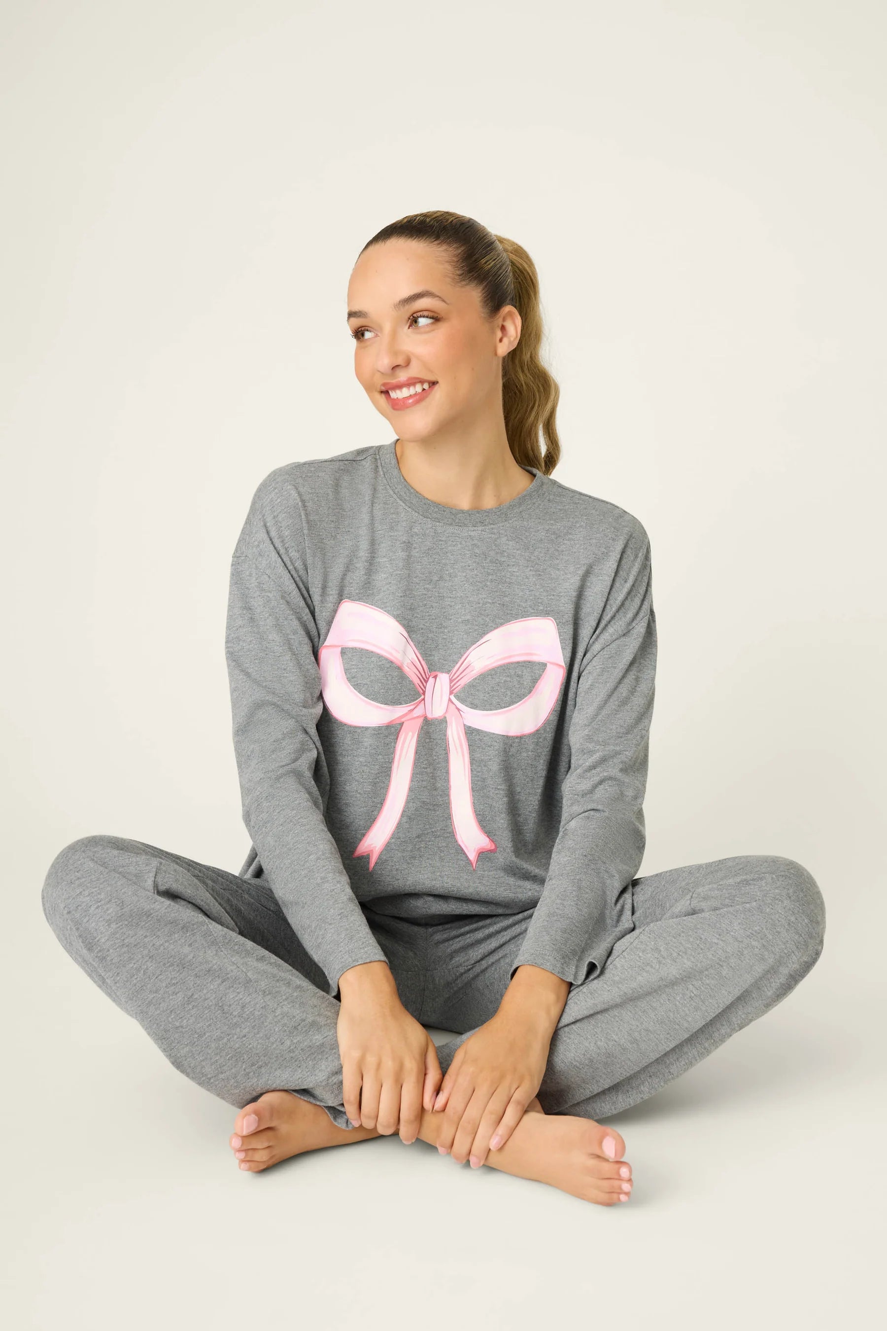 ALL BOW'D UP LOUNGE SET