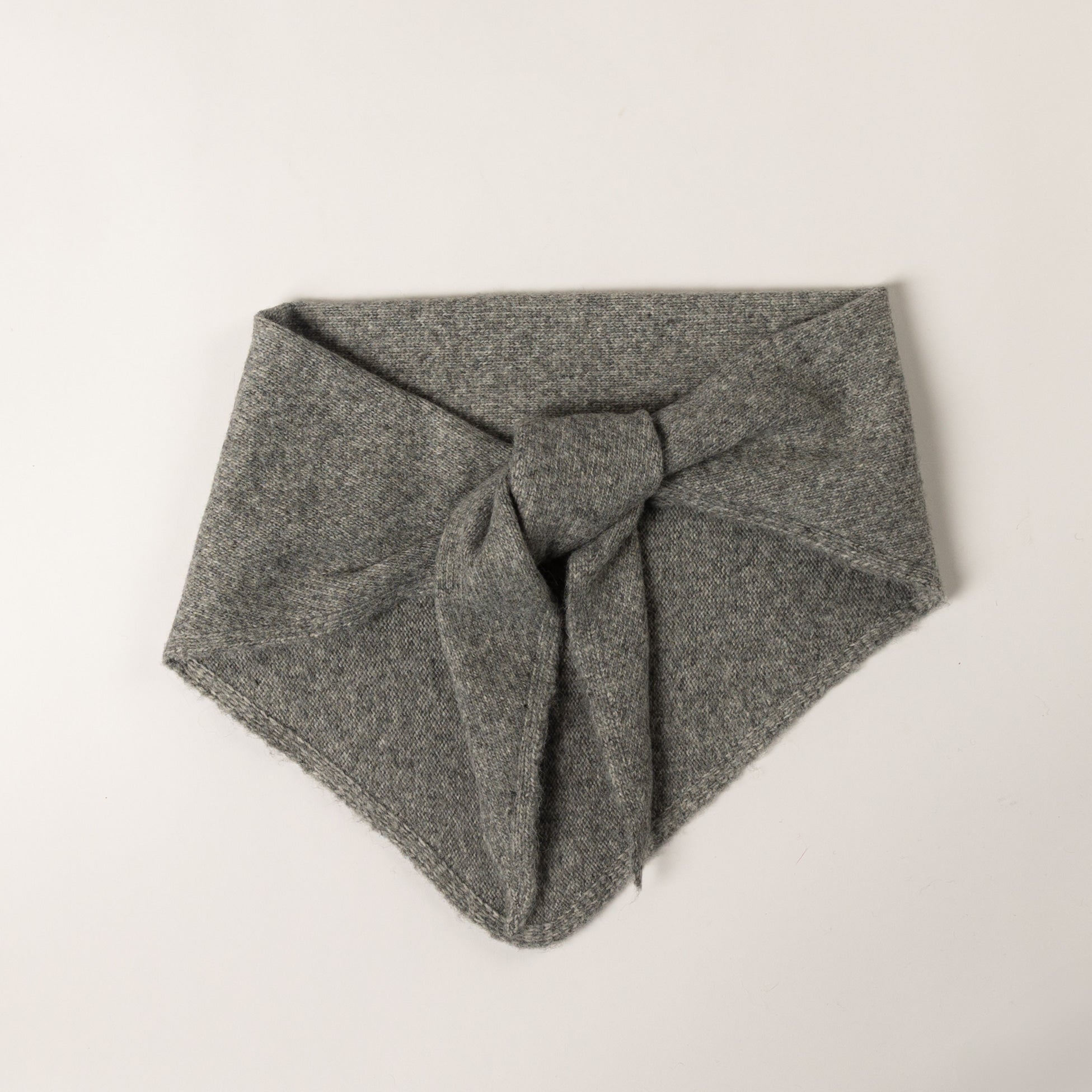 TRIANGLE SCARF (VARIOUS COLOURS)