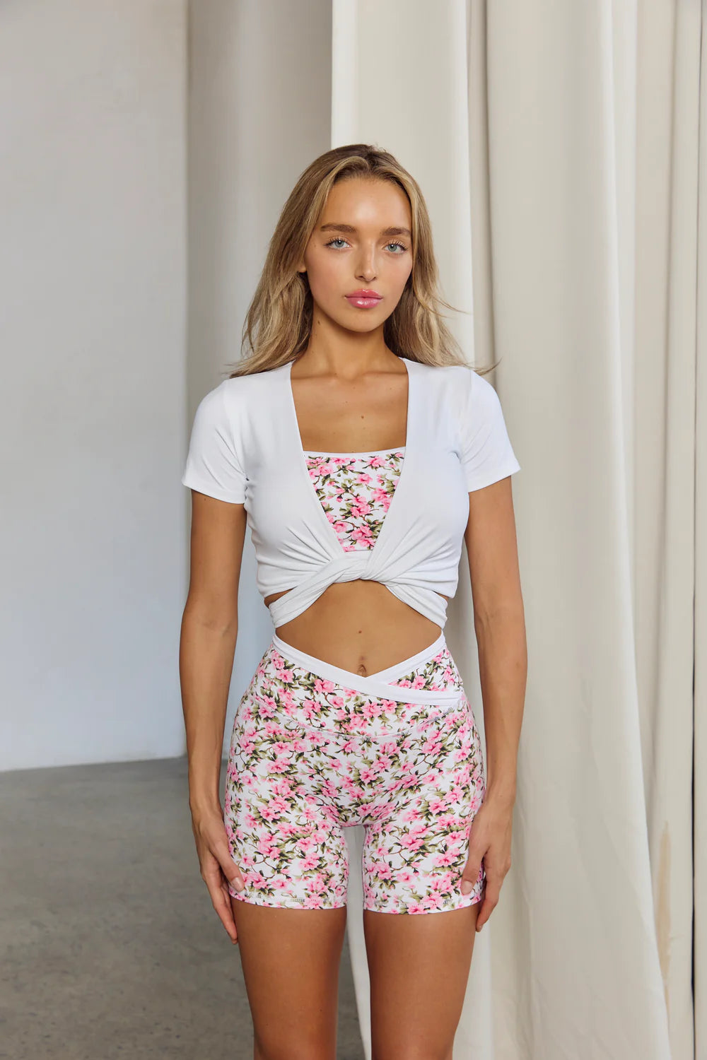 LUXE BALANCE ESSENTIAL SPORTS BRA - FLEUR